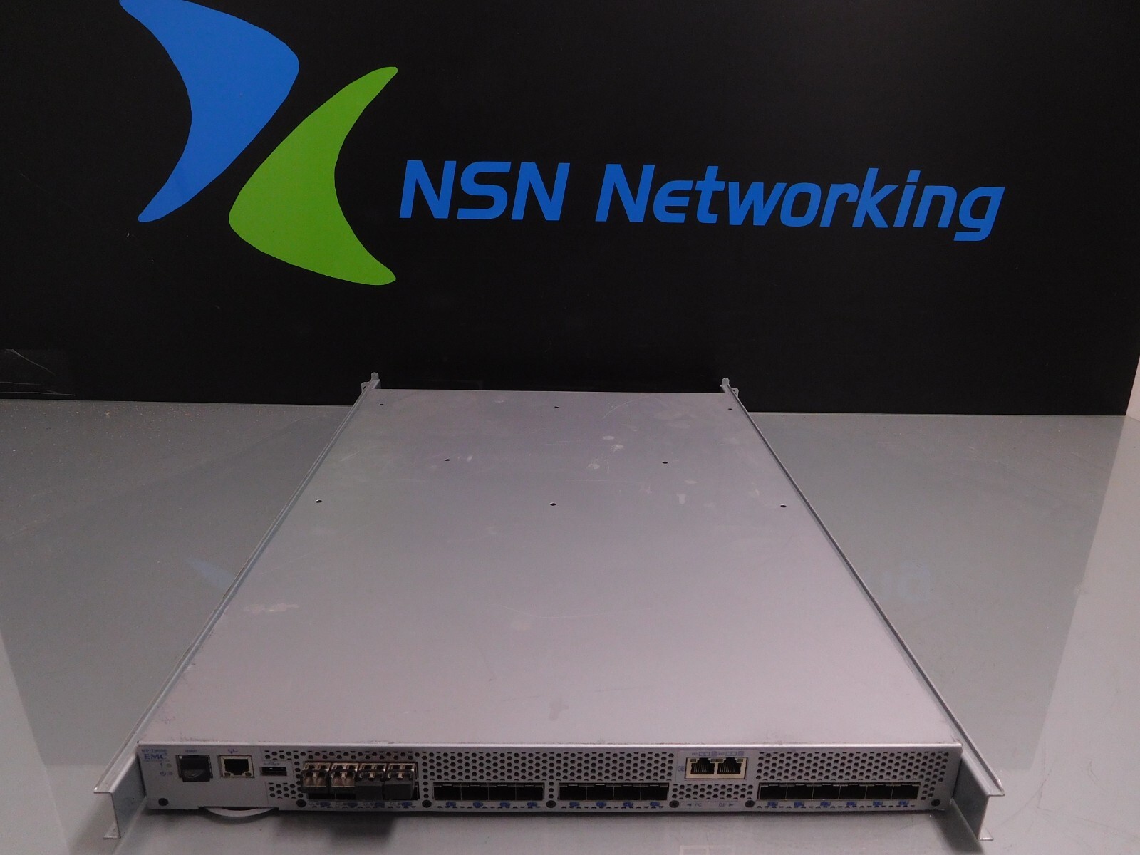 Brocade EMC2 MP-7800B 16-Port Fibre Channel Switch 100-652-579 EM-7800-0001