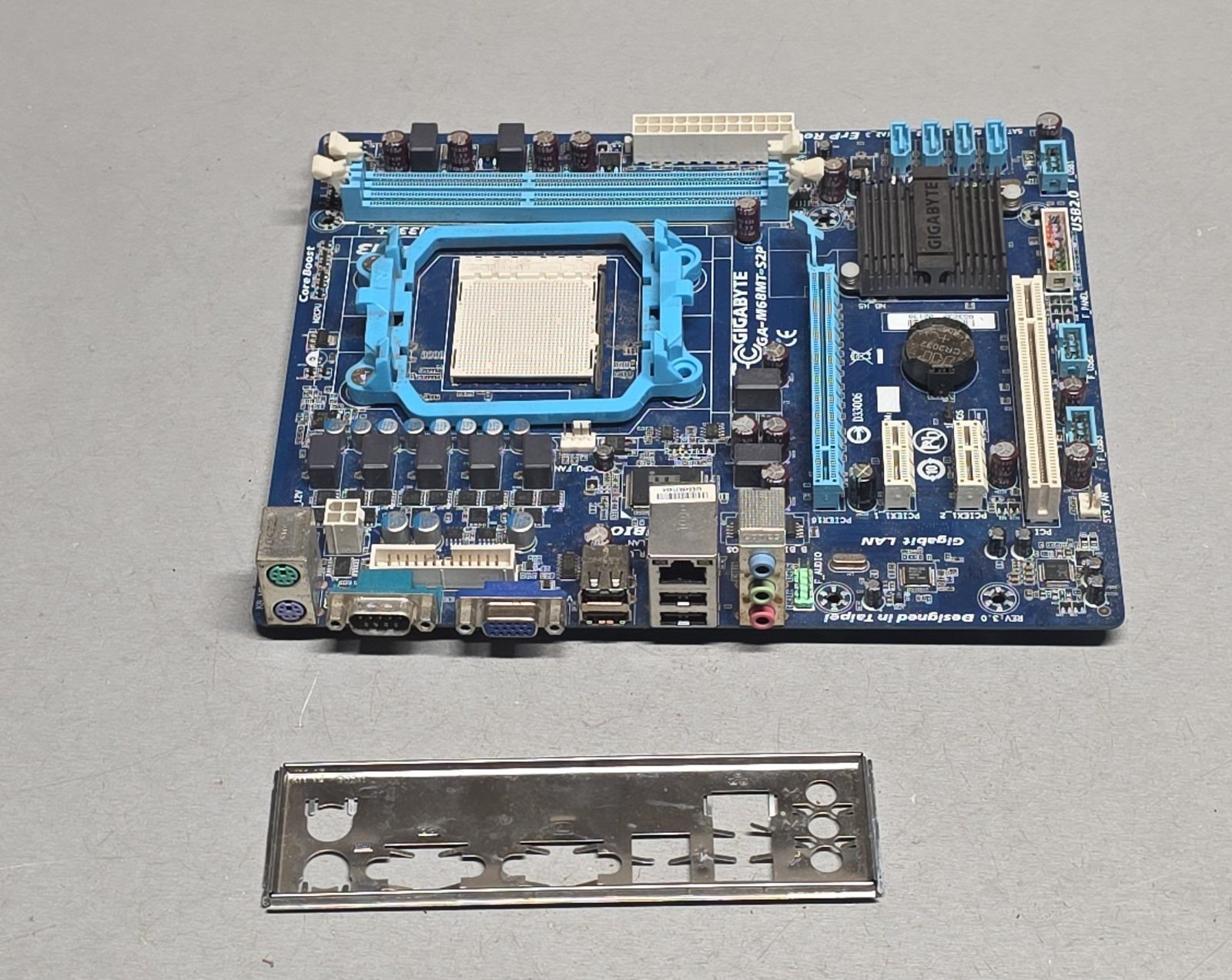 Gigabyte GA-M68MT-S2P AM3 Motherboard Micro ATX DDR3 VGA LAN USB 2.0
