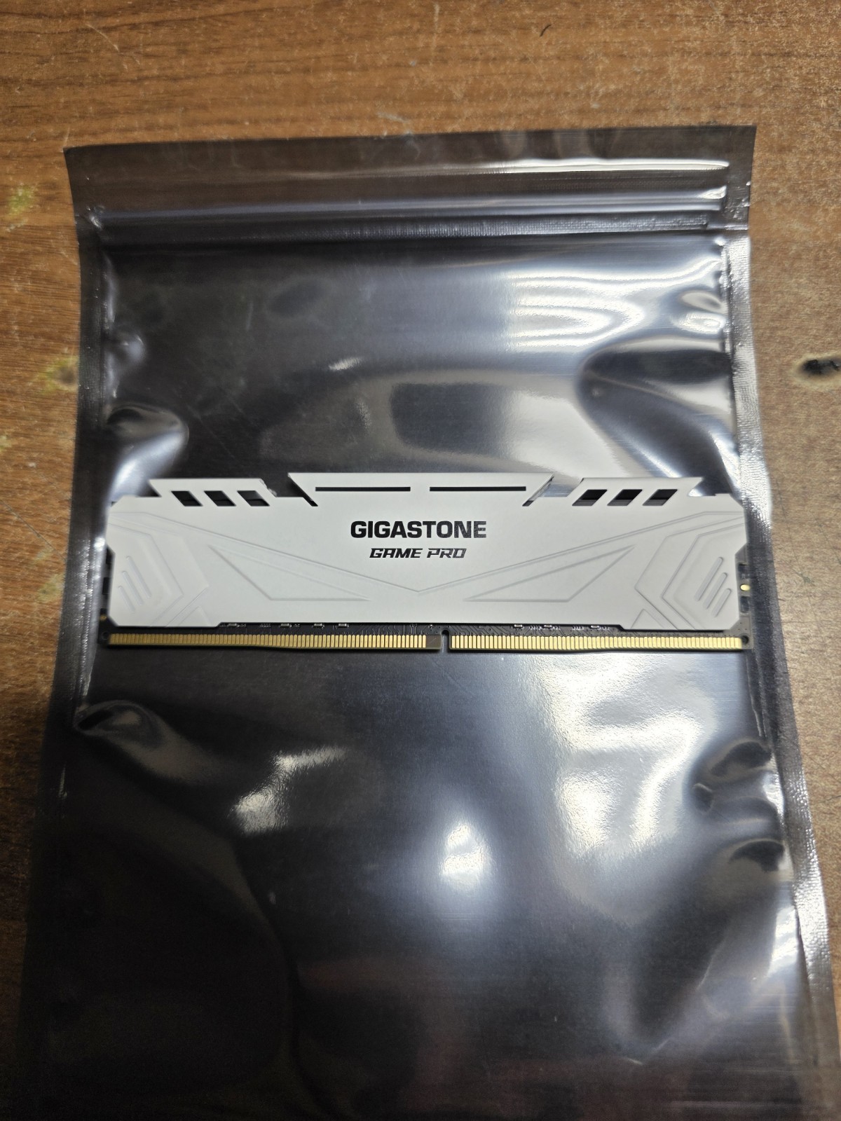 GIGASTONE GAME PRO 16GB (1X16GB) DDR4 3200Mhz Desktop Memory White