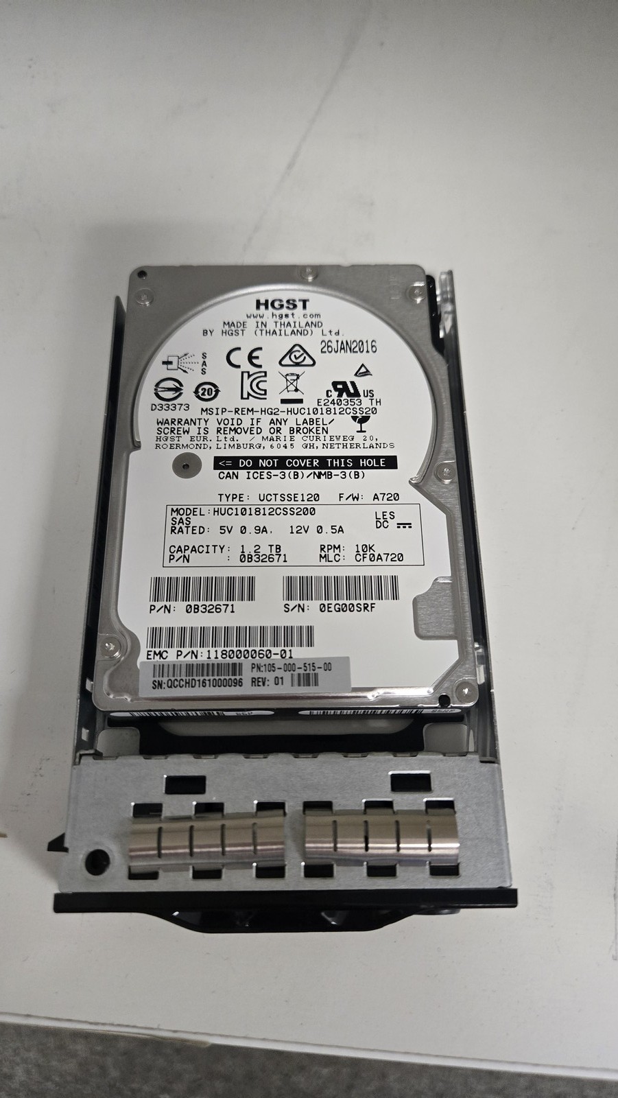 EMC 105-000-515-00 / HGST HUC101812CSS200 118000060-01 1.2TB SAS 12Gbps 10K HDD