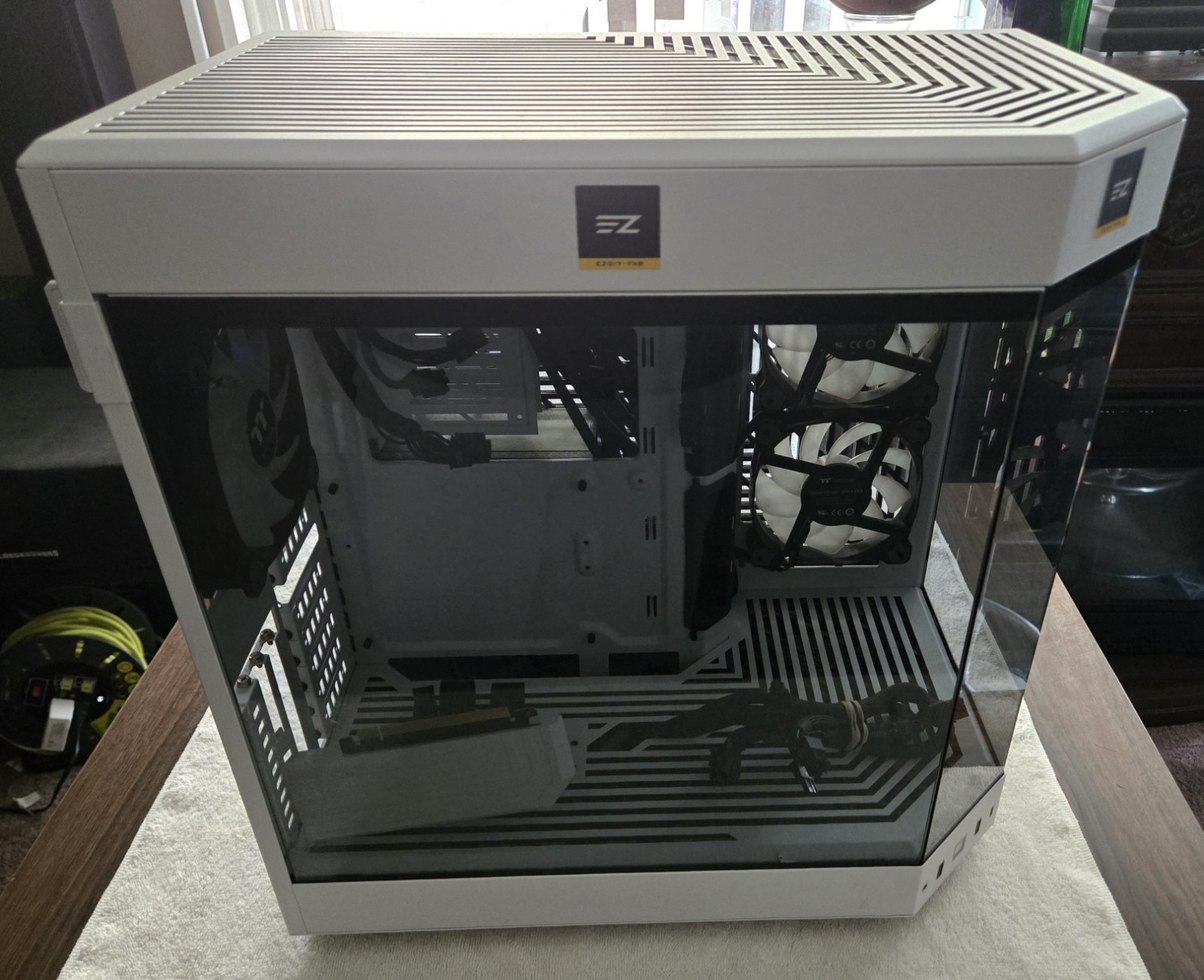 HYTE Y60 Mid Tower Case White/Black