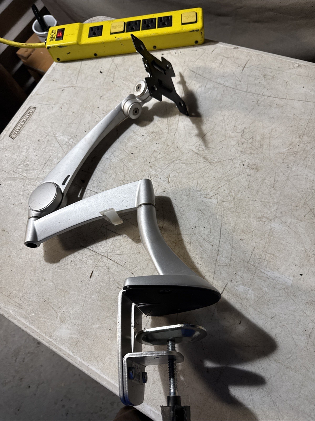 Ergotron 45-174-300 Neo-flex LCD VESA Arm extension Grommet Desk Mount