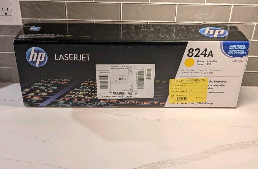 Brand New Genuine HP 824A Yellow Toner Printer Cartridge CB382A