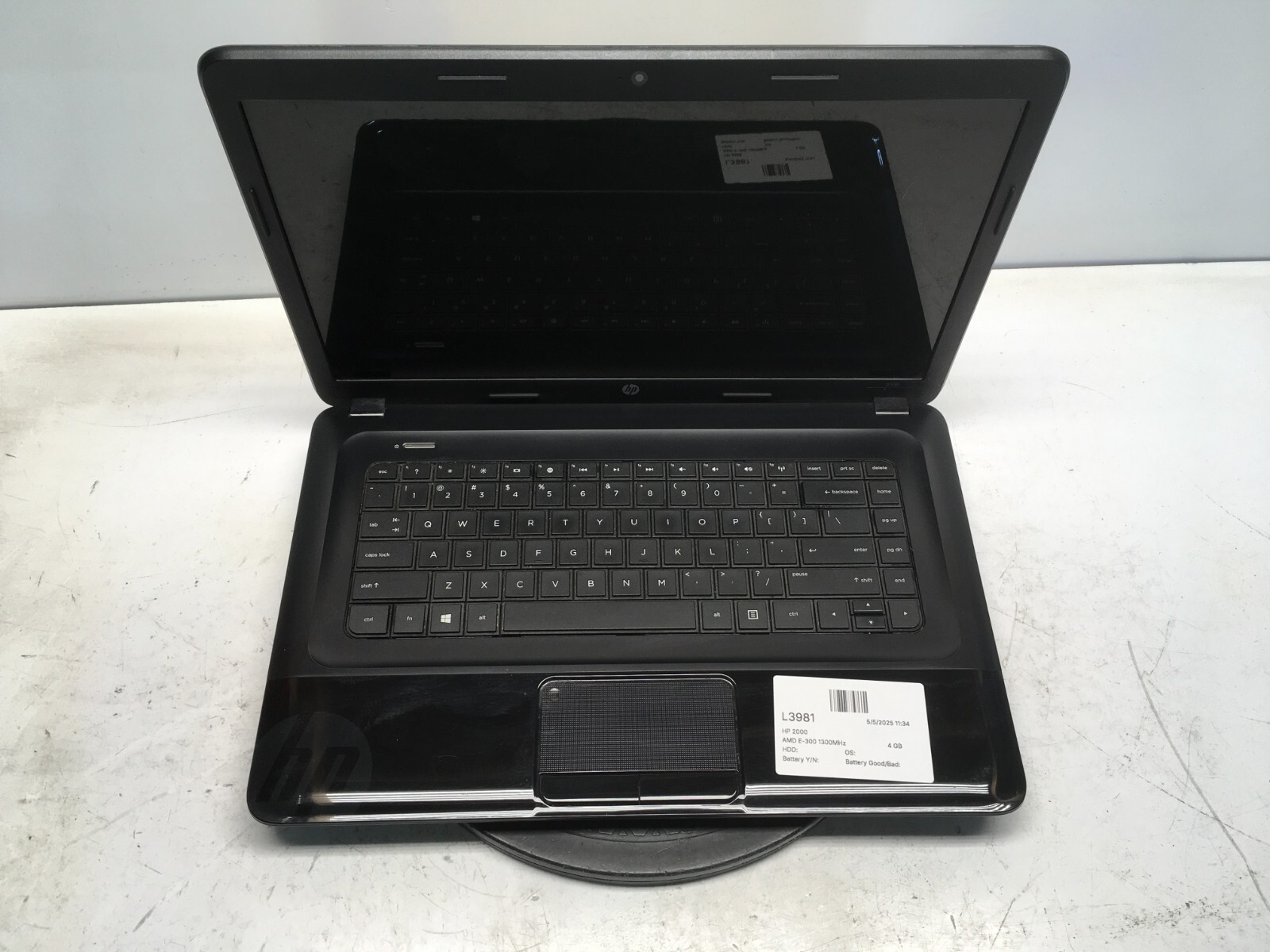 HP 2000-2D09WM AMD E-300 1300MHz 4 GB NO HDD No Batt - Dead Pixels