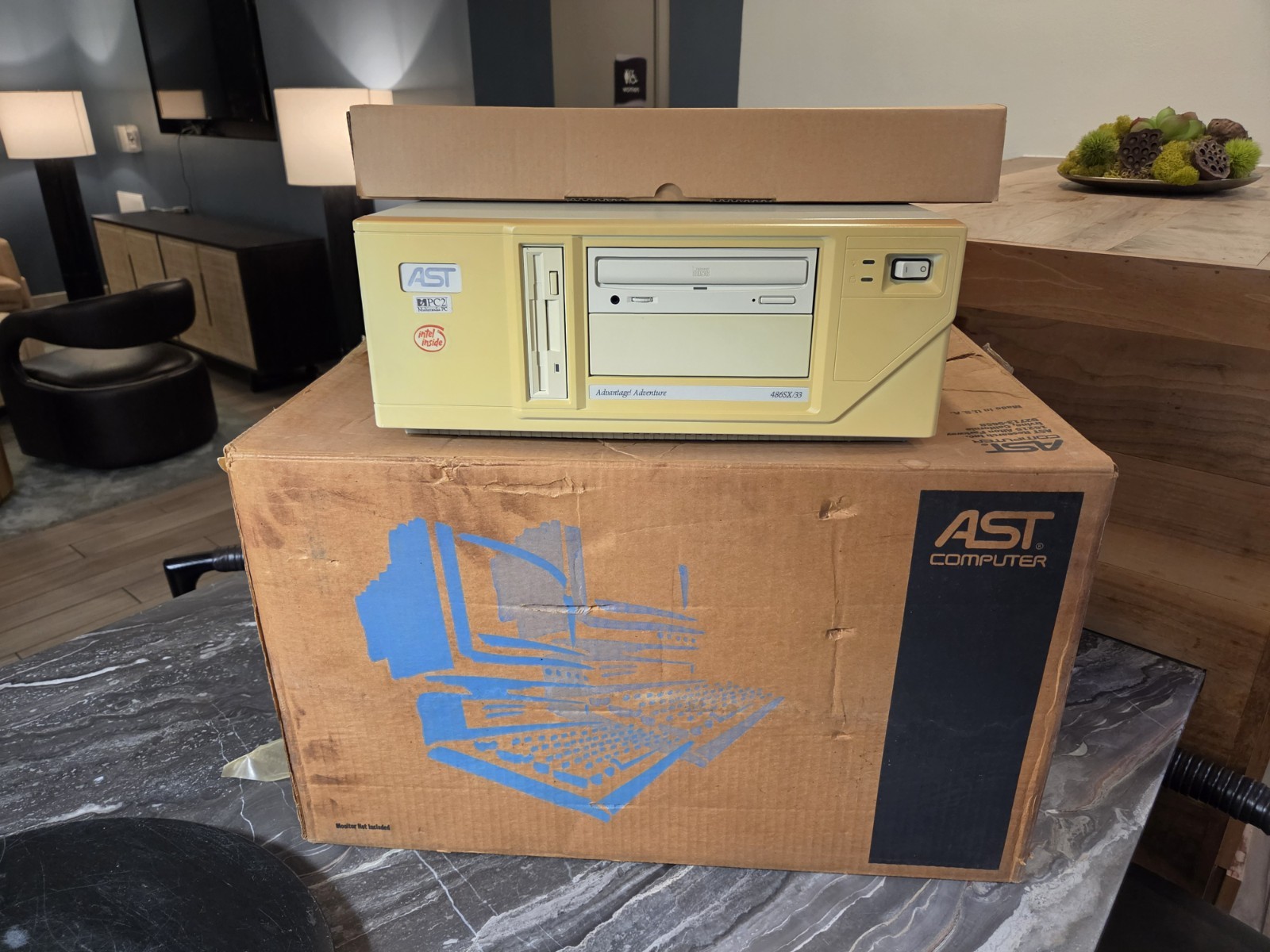 Vintage AST Advantage Adventure 486sx/33 Model 273 PC Boxed w/ NEW Keyboard OS