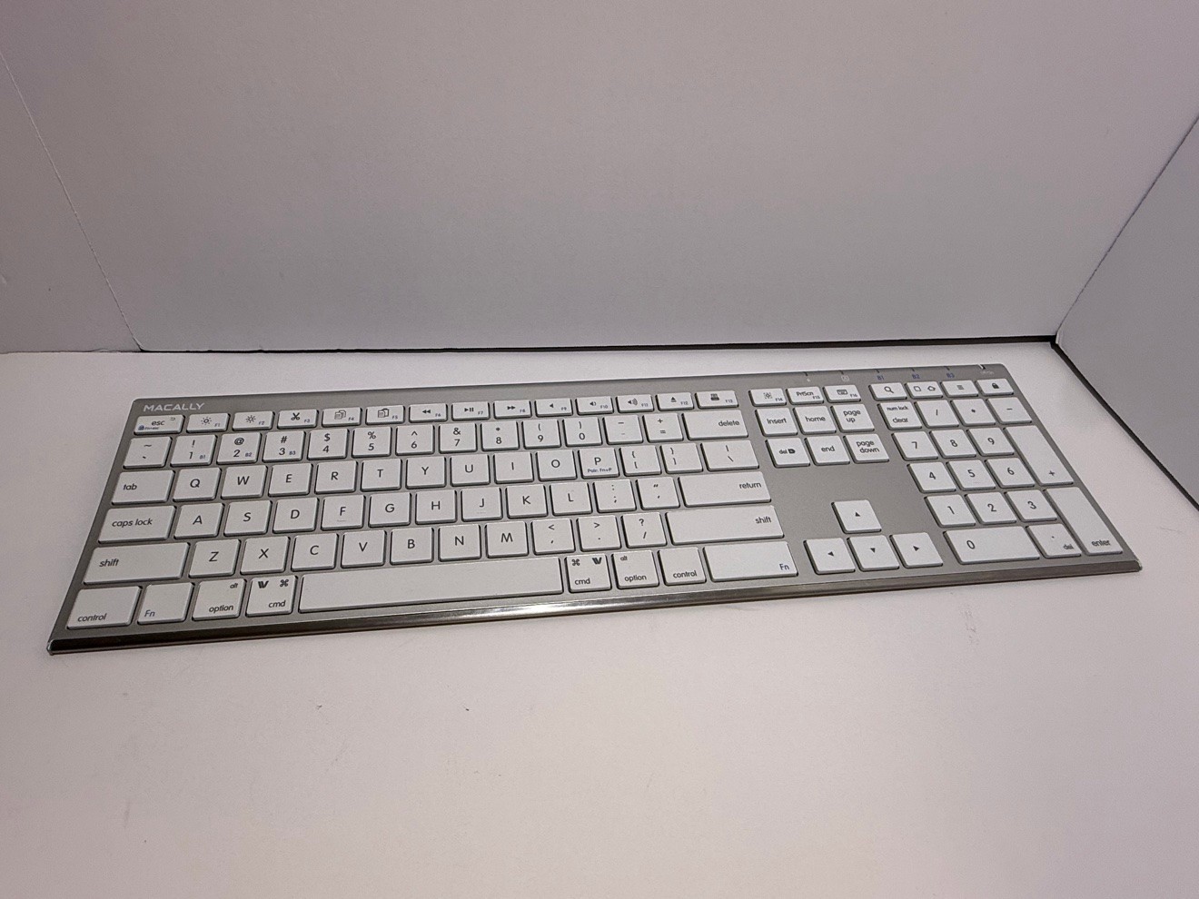 Macally ACEBTKEYA Bluetooth Wireless Keyboard for Mac Full Size