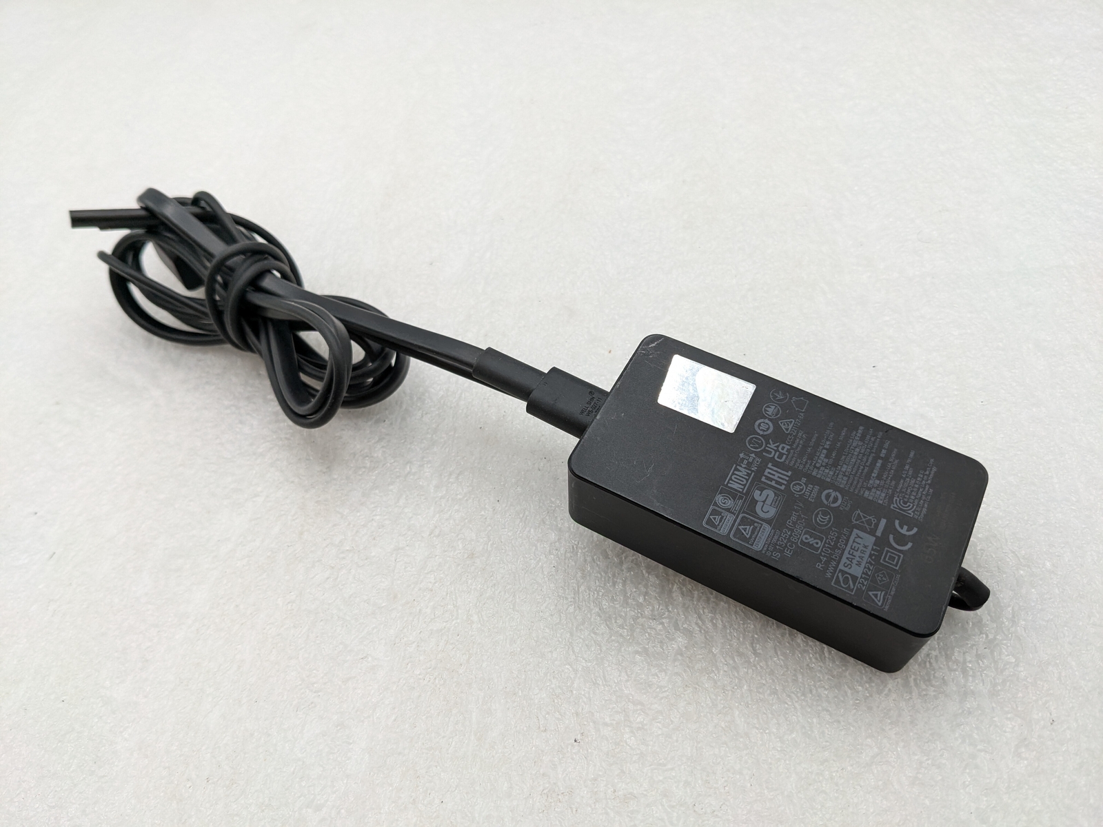 Genuine 65W Microsoft Model 2062 AC Power Adapter 