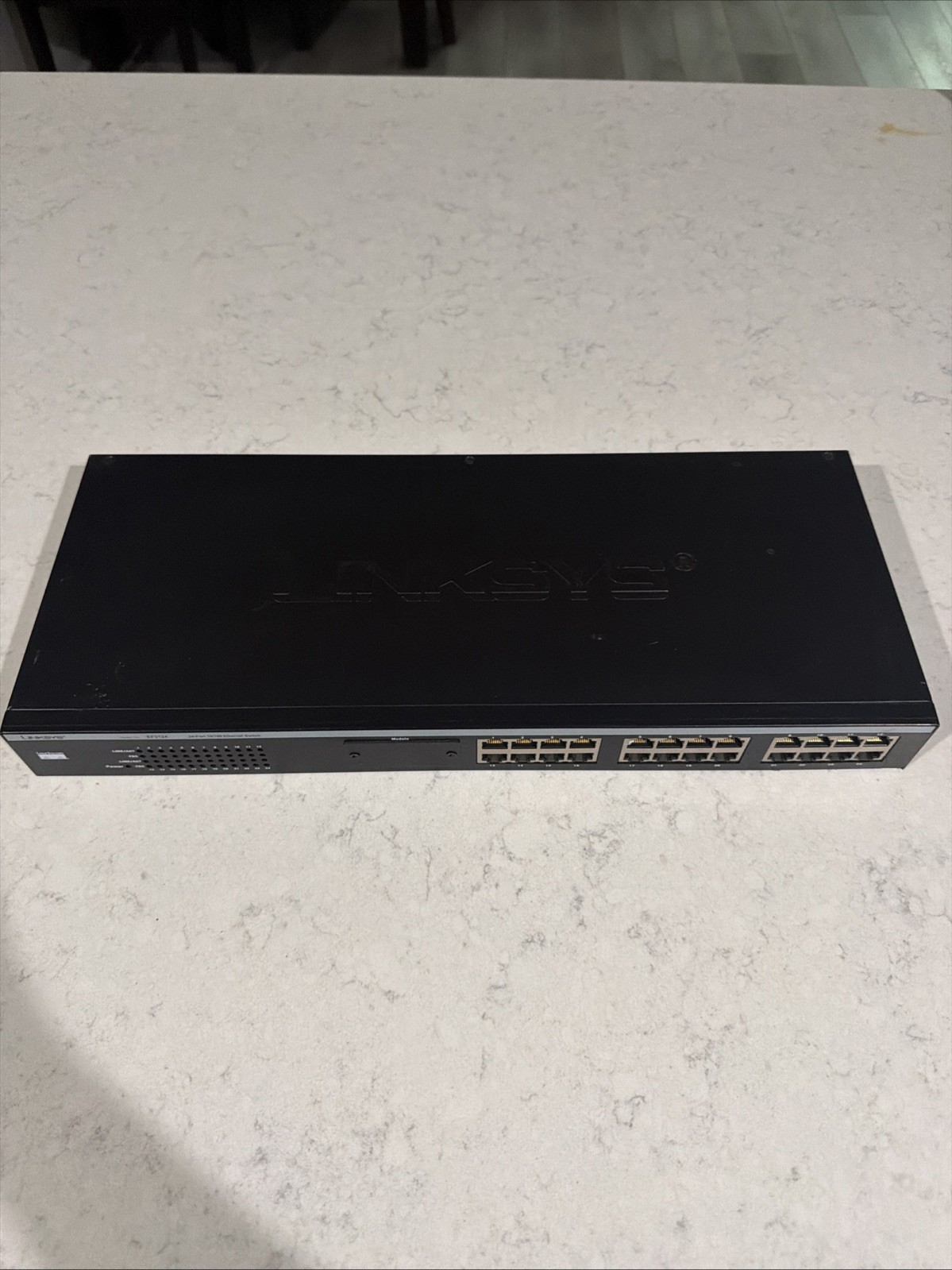 Linksys  Instant EtherFast (EF3124) 24-Ports External Switch-No Charger