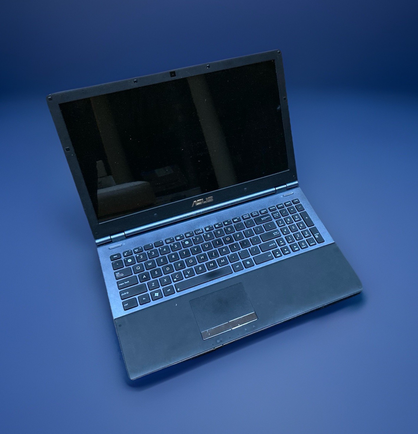 ASUS U56E Laptop/i5/6GB - No HD. Includes Original Box And Charger