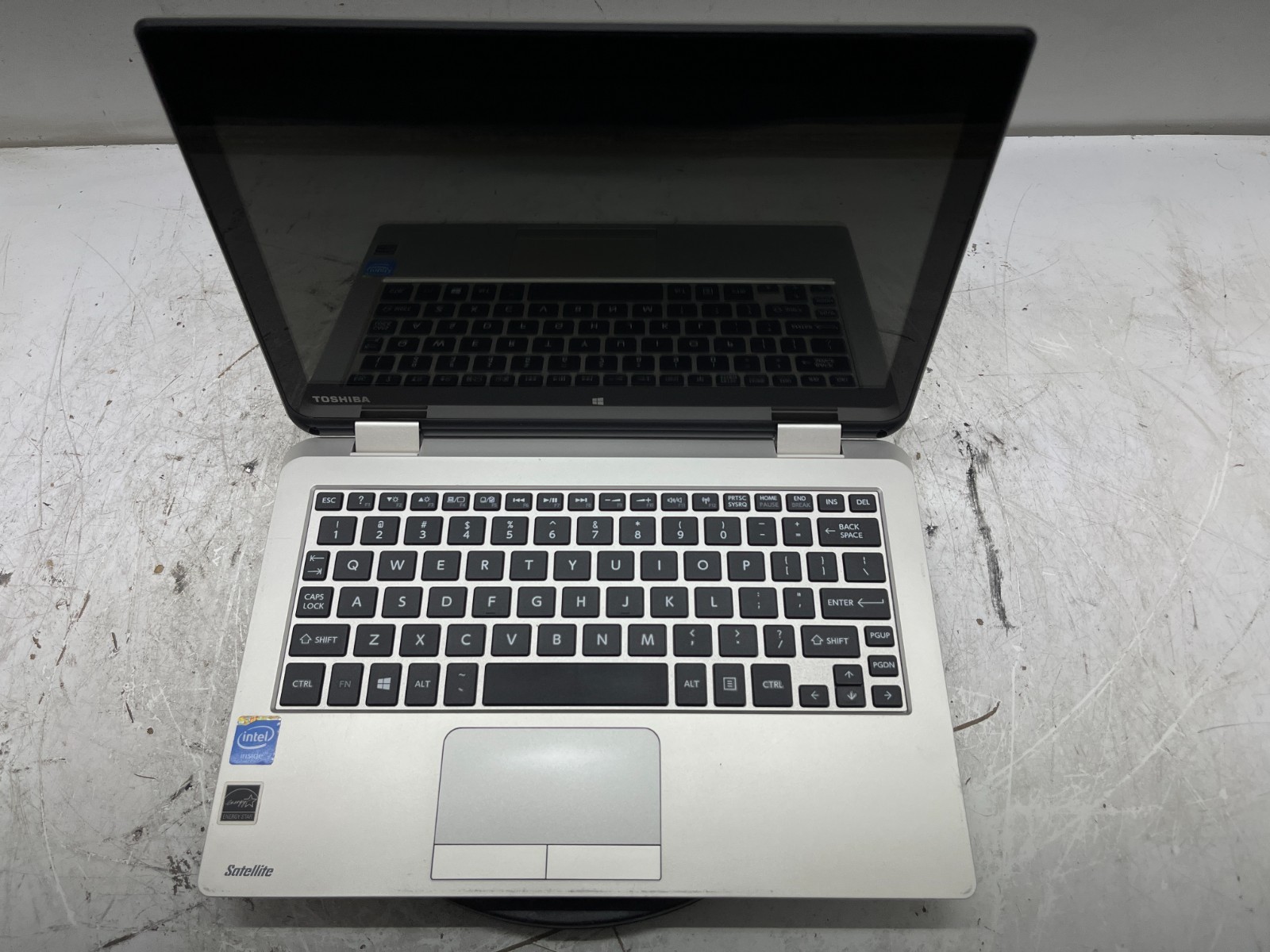 Toshiba Satellite L15W-B1302 Intel Celeron N2840 2.16GHz 4 GB 500GB No Batt