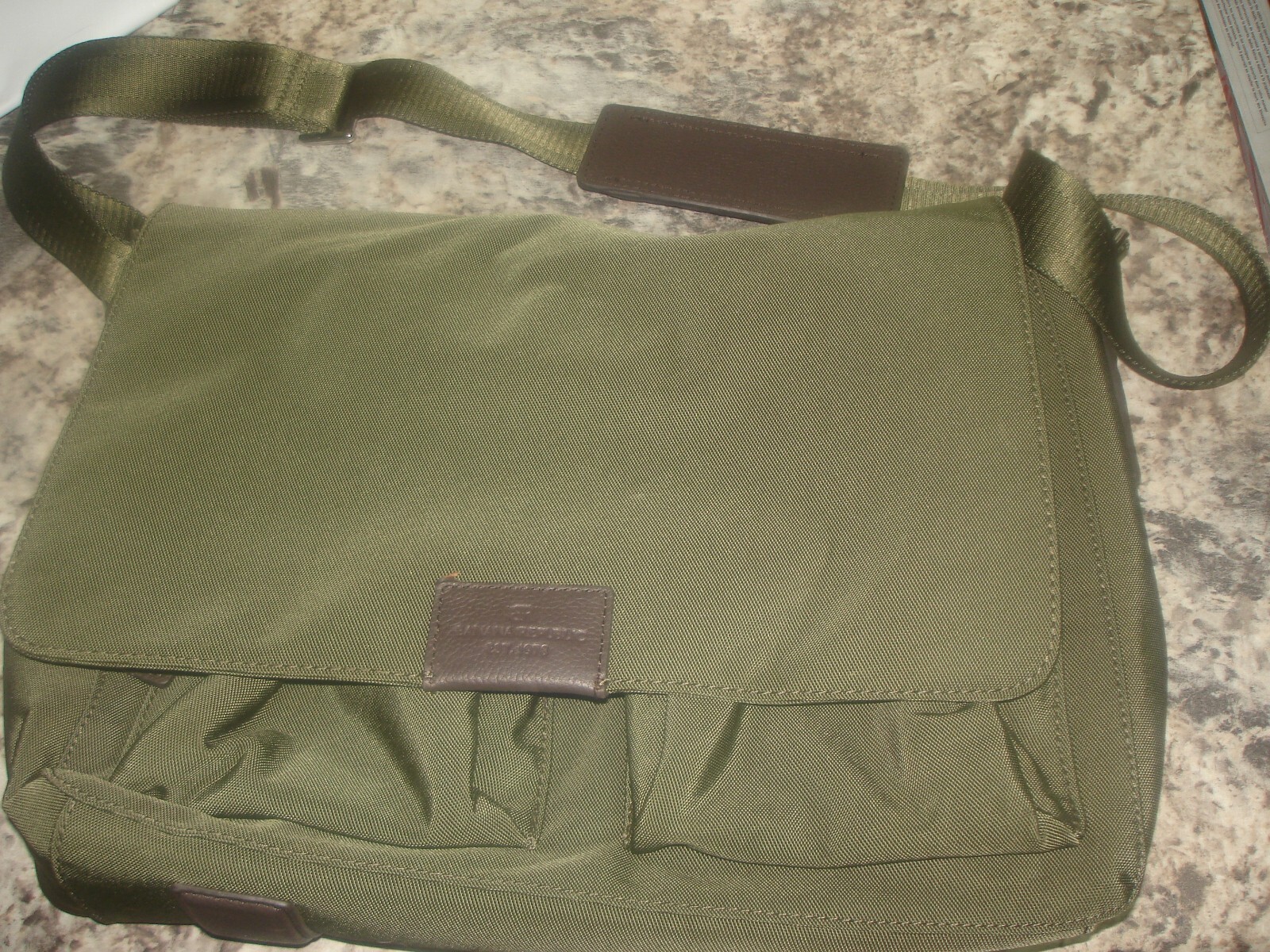 BANANA REPUBLIC Laptop Messenger CrossBody Shoulder green bag NICE 