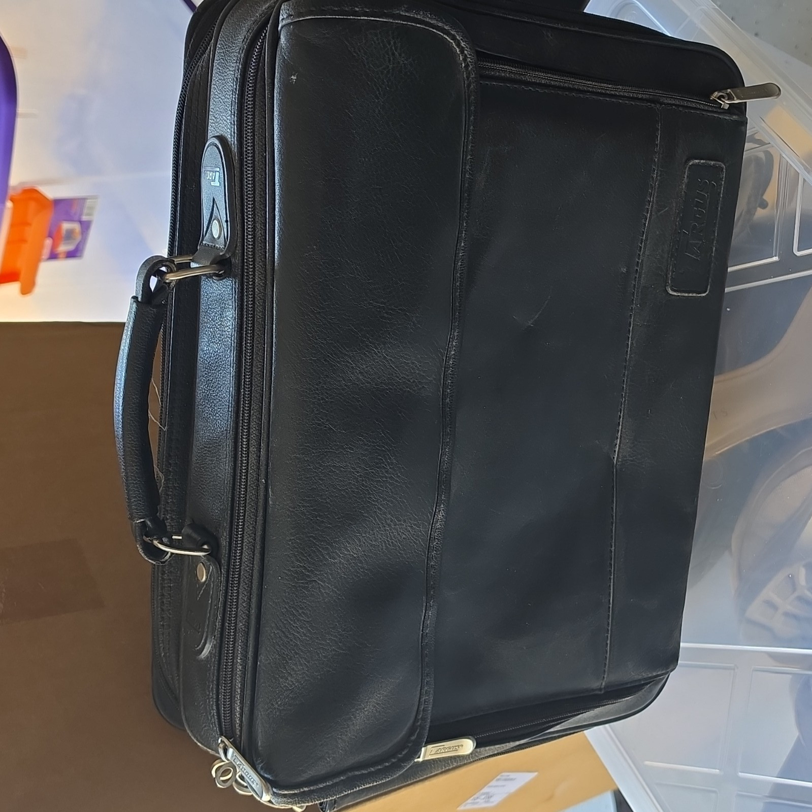 Targus Black Leather Padded Laptop Briefcase Carrying Case Organizer Partitions