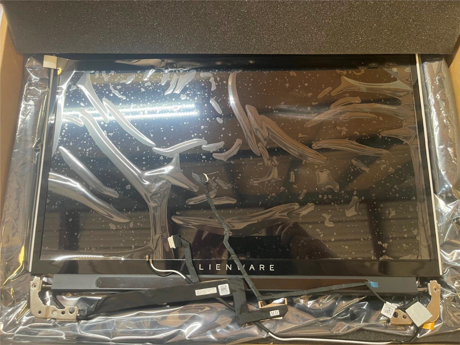 Dell Alienware Area 51M R2 Series 17.3 inch 1920x1080 FHD Matte 144Hz