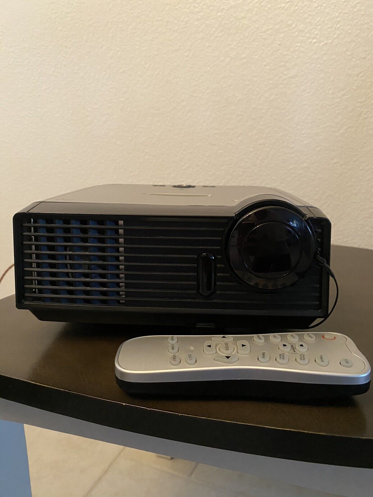 OPTOMA DX605R DLP PORTABLE PROJECTOR with Controller (No Cables) - NOT TESTED