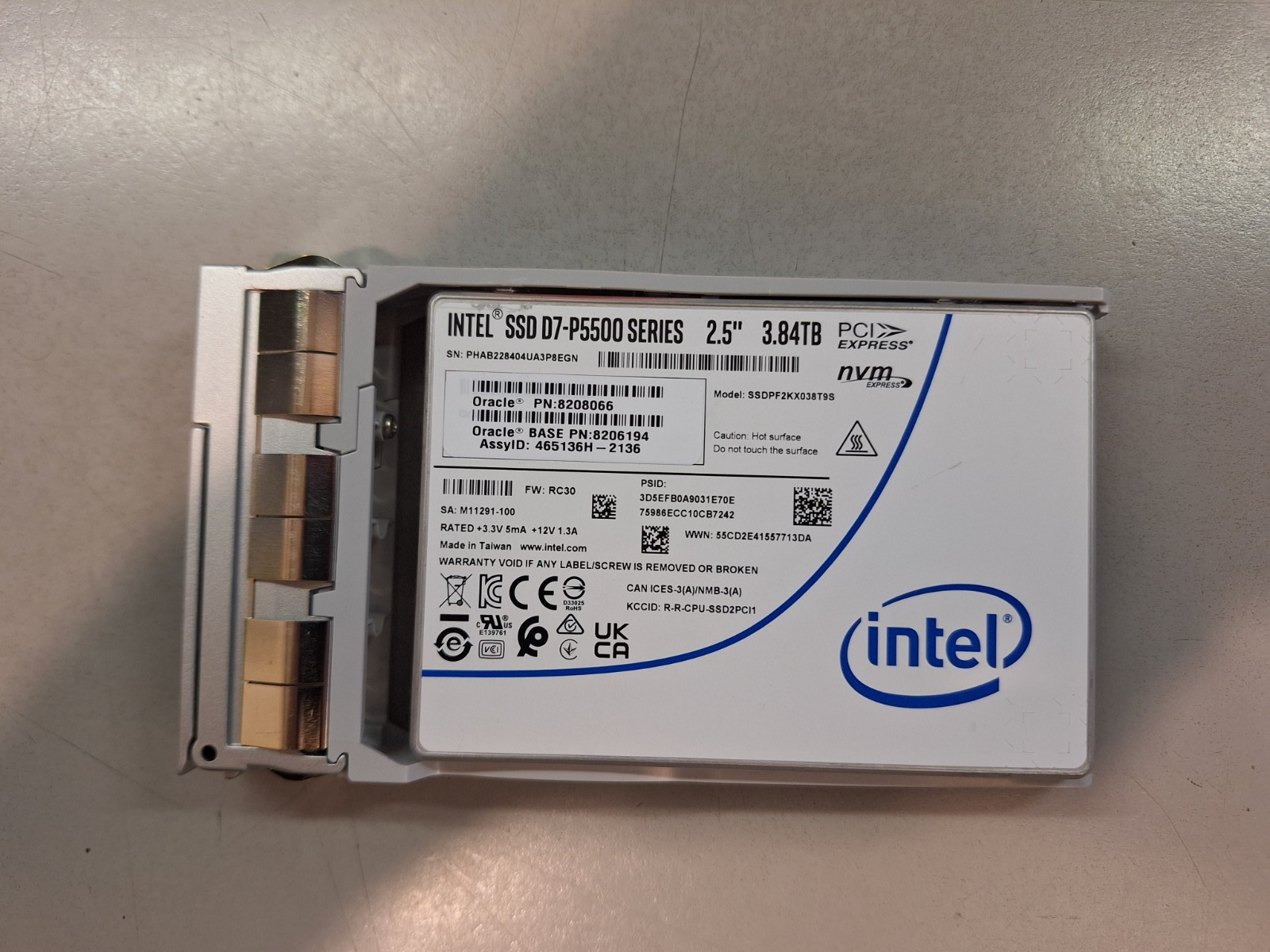 8208066 8206194 Sun Oracle 3.84TB NVMe 2.5" SSD