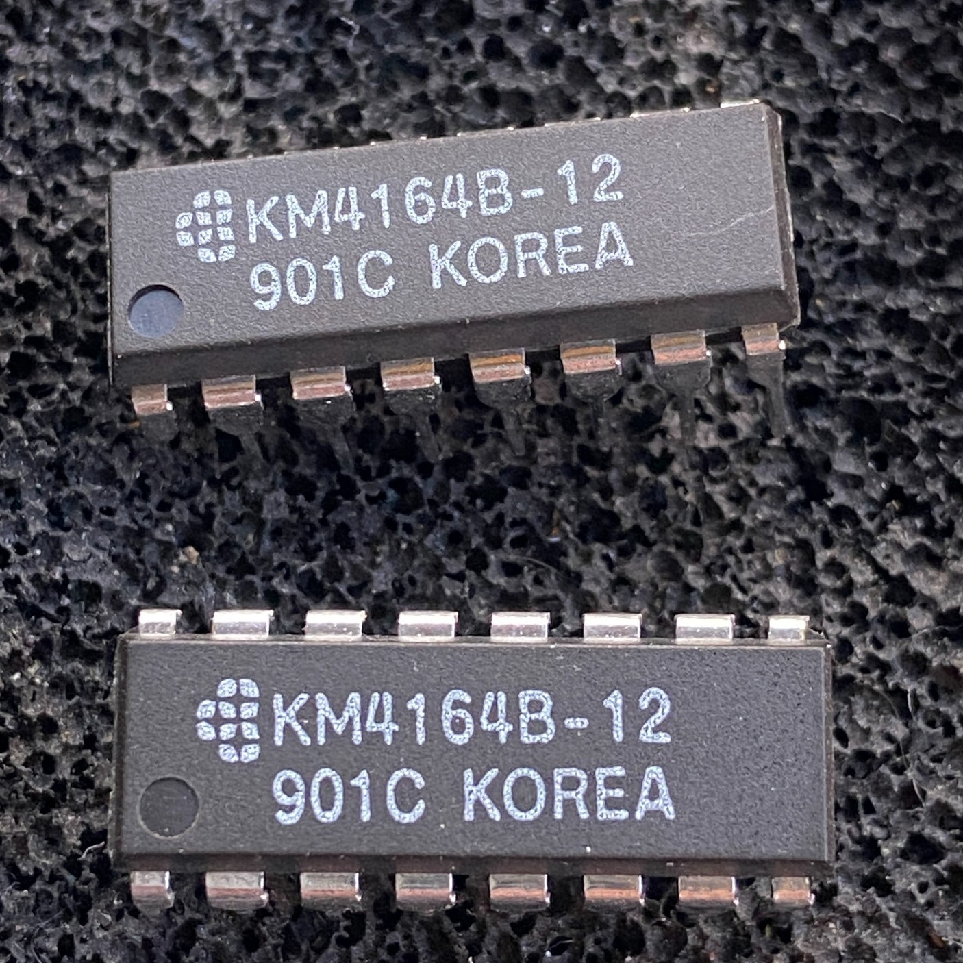 Samsung KM4164B-12 IC Chip Static DRAM Ram 16 Pin DIP KM4164B Vintage Computer M