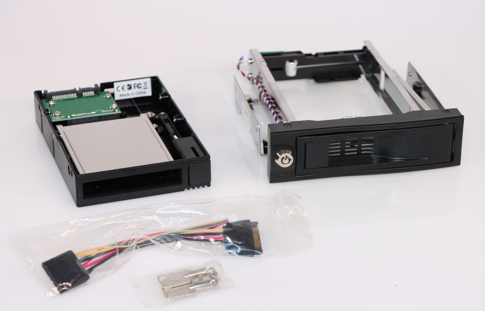 DupliM 5.25in Trayless Hot Swap Mobile Rack for 3.5in HDD and 2.5in Adapter 