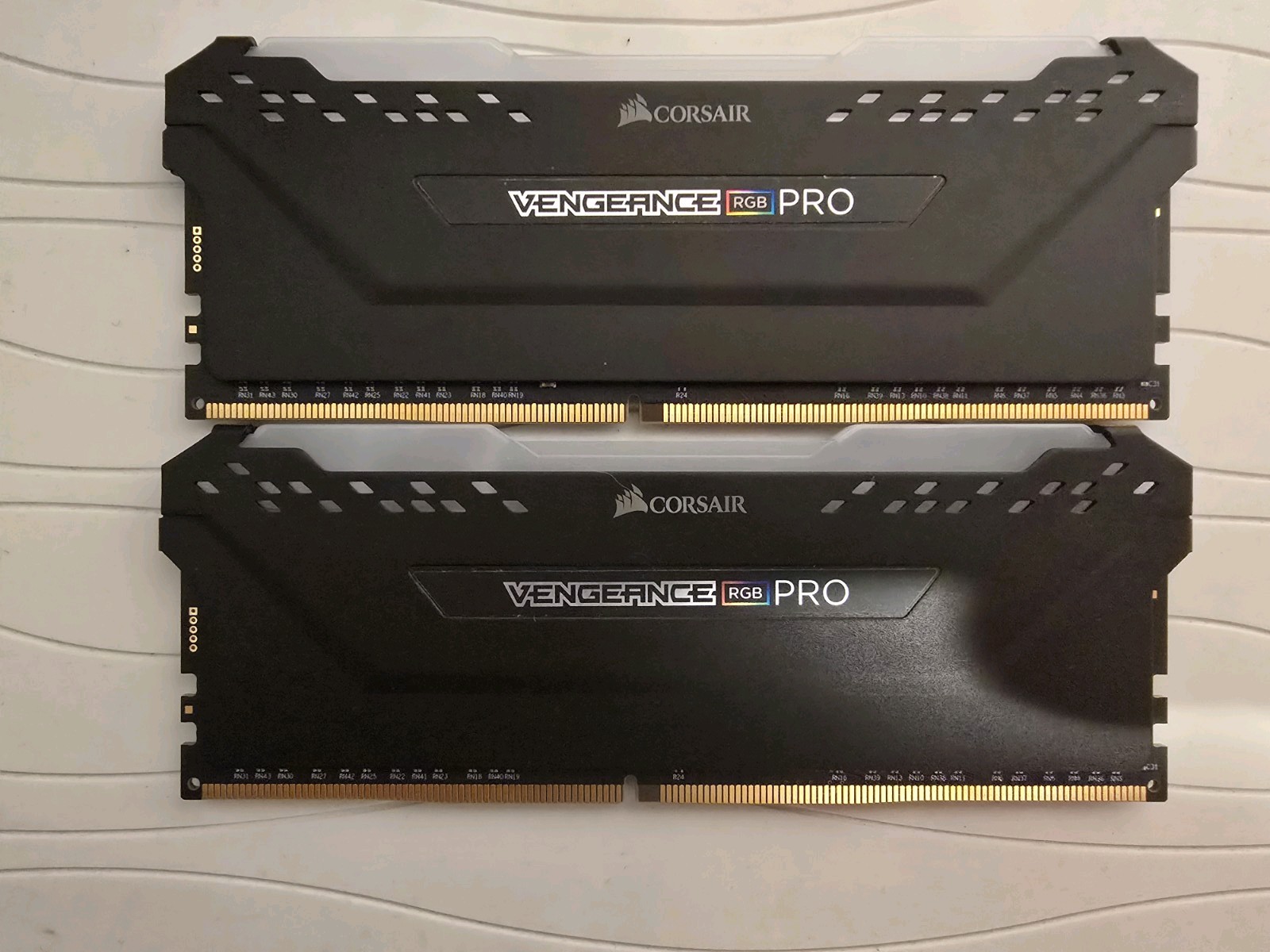 Corsair Vengeance RGB Pro 32GB (2x16GB) DDR4 3600MHz (CMW32GX4M2D3600C18)