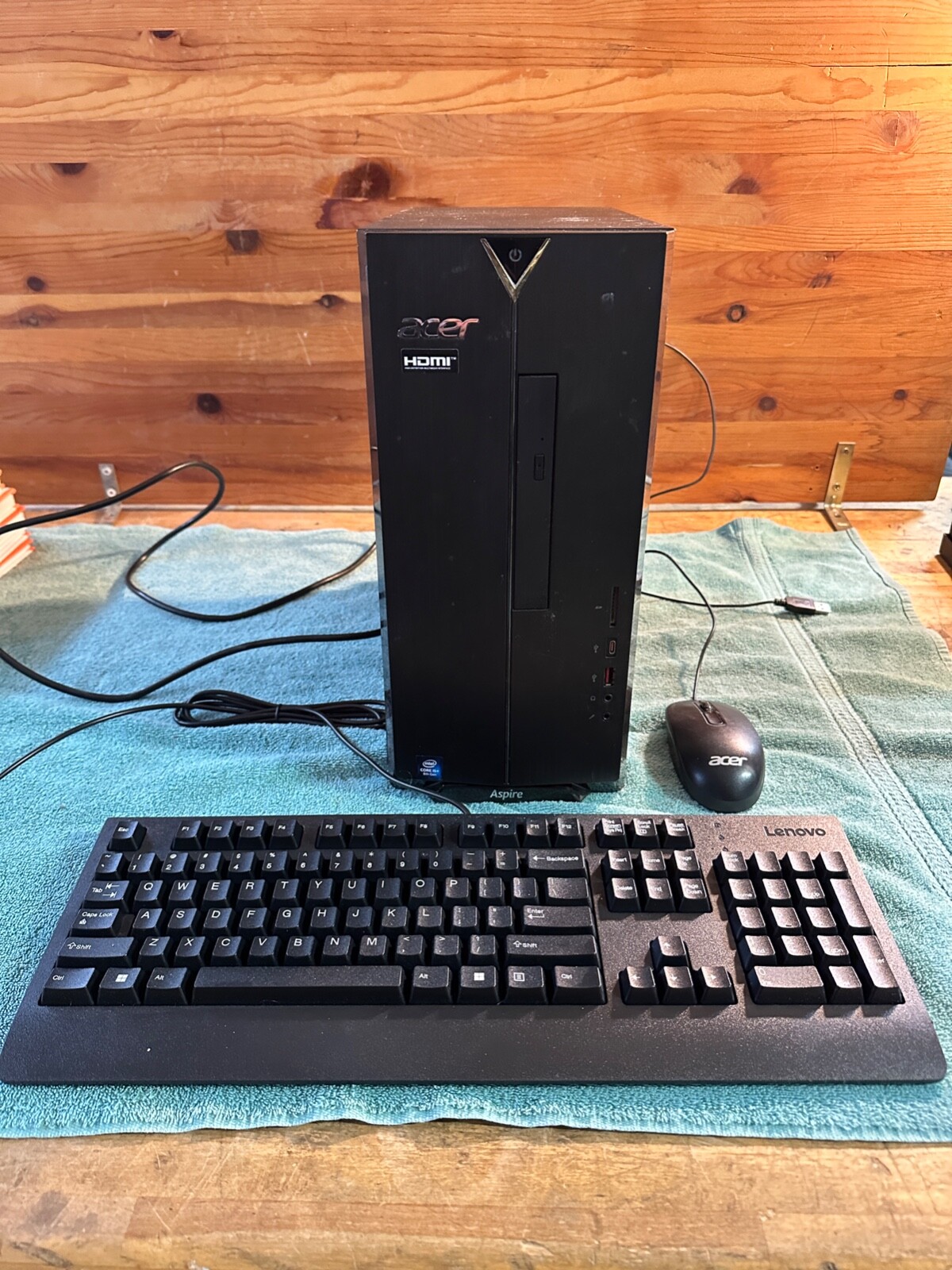 Acer Aspire TC-885 Series D17E5 8th Gen Intel 2TB Hard Drive 8GB Ram Mouse & Key