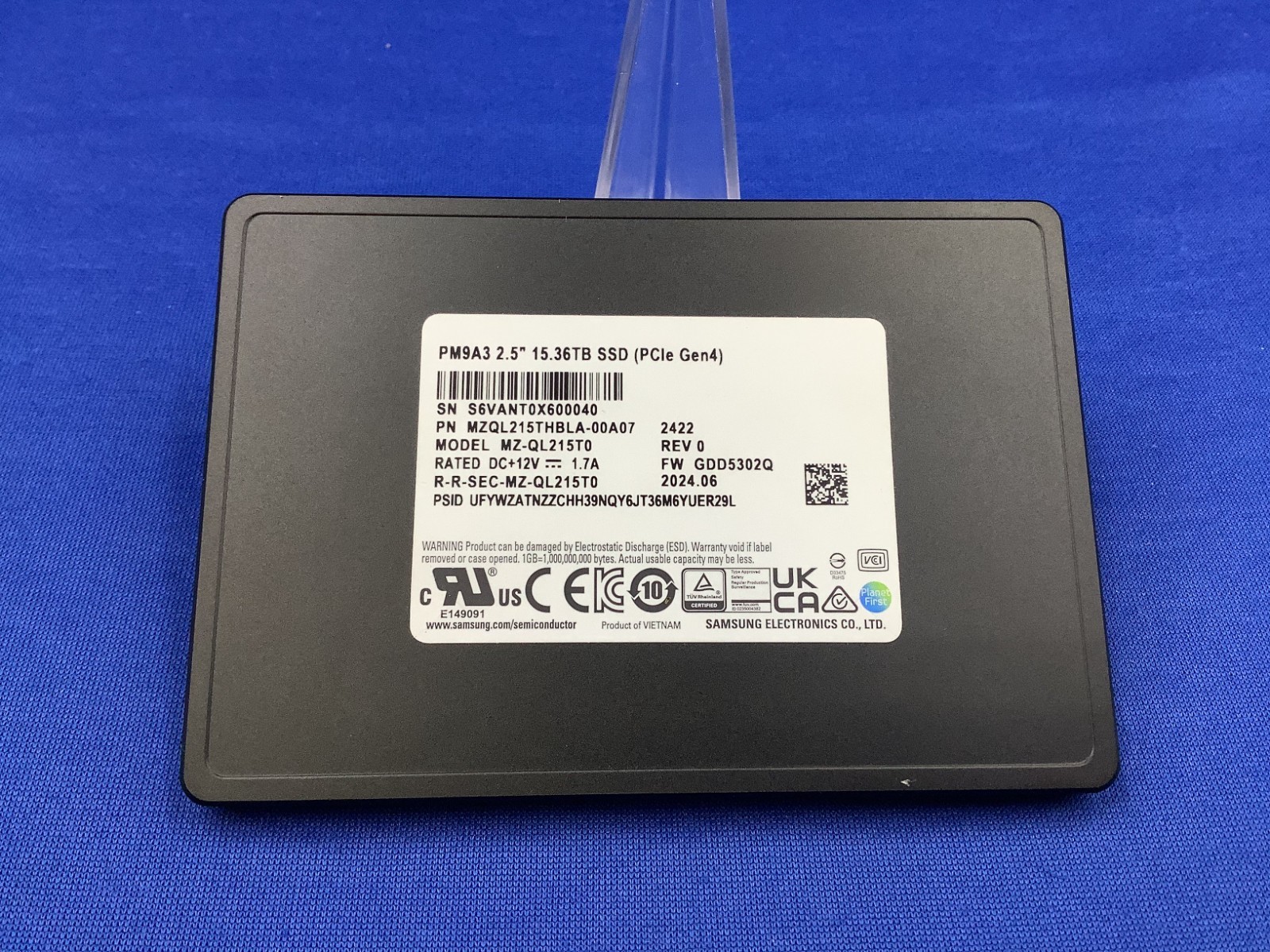 MZ-QL215T0 Samsung PM9A3 15.36TB PCI Express 4.0 X4 Nvme 2.5inch U.2 SSD