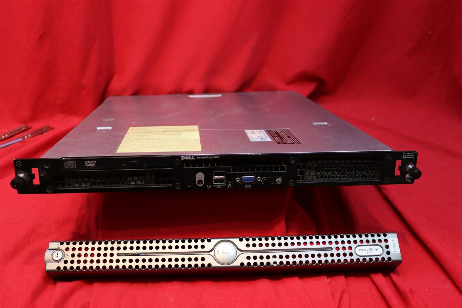 Dell PowerEdge 860 w. 4GB, xeon 2.4GHz 4 cores , 400MB mirrored, Server 2008-R2