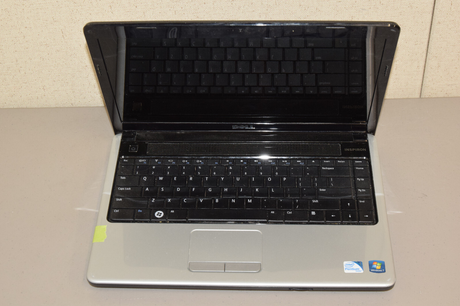 DEAD JUNK Dell Insprion 1440 14" Laptop Incomplete AS IS Parts Repair
