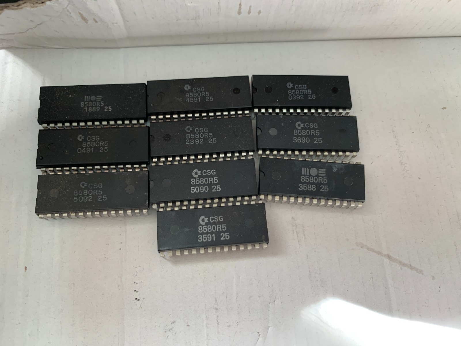 Commodore C64 / C128 MOS / CSG   8580R5 8580 R5 SID chip