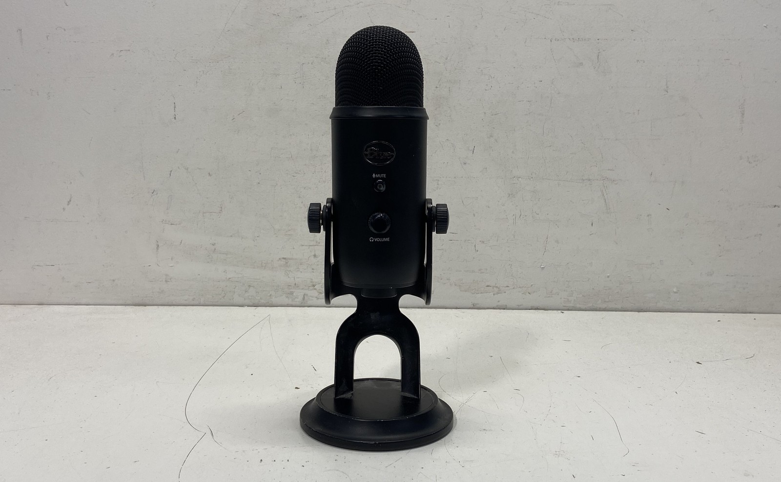 Blue Yeti USB Condenser Microphone Blackout With Stand As-Is