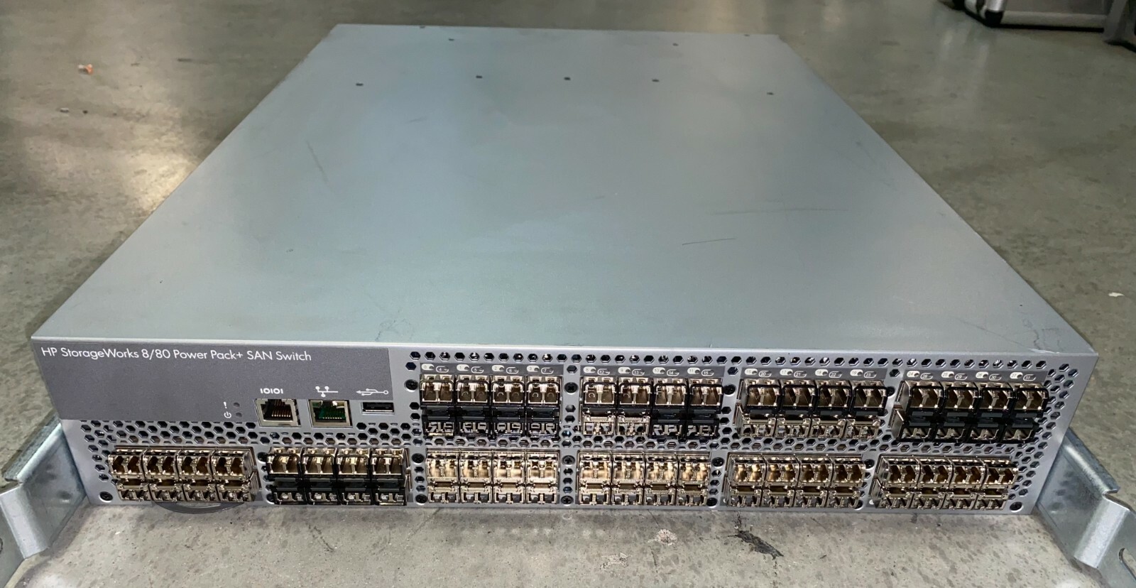 HP STORAGEWORKS 8/80 POWER PACK+ 48-PORT SAN SWITCH AM872B w/ HP AJ716A MODULES