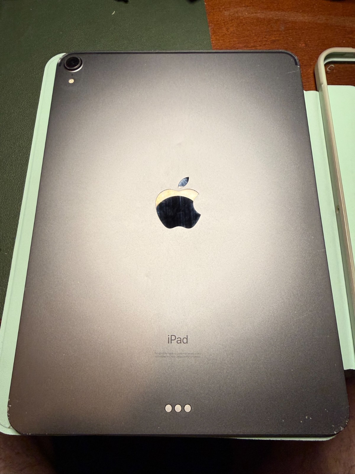 Apple iPad Pro 11-inch A1980 256 GB, Wi-Fi, 11 in MTXQ2LL/A Space Gray