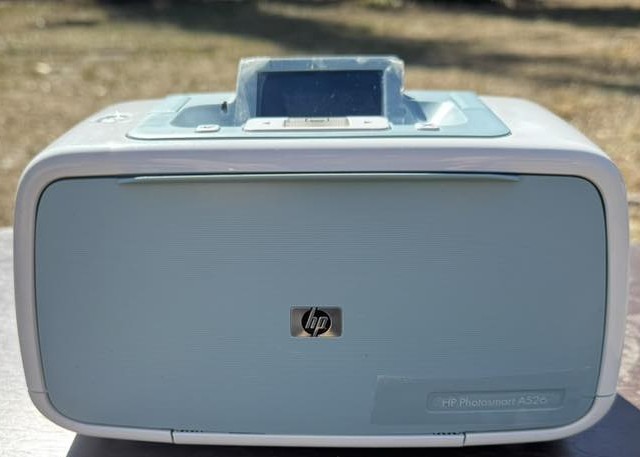 HP Photosmart A526 Compact Photo Printer Q8526A Powers On Untested w/ Cords