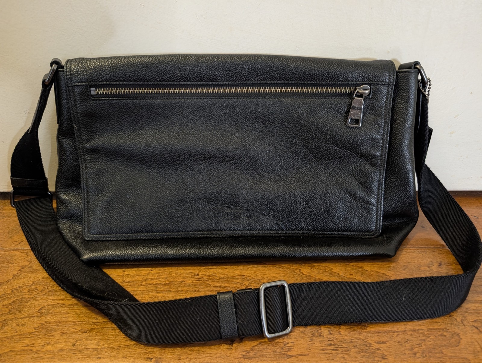 Large Leather Messenger Shoulder Crossbody Bag Black Zipper Pockets Says COACH