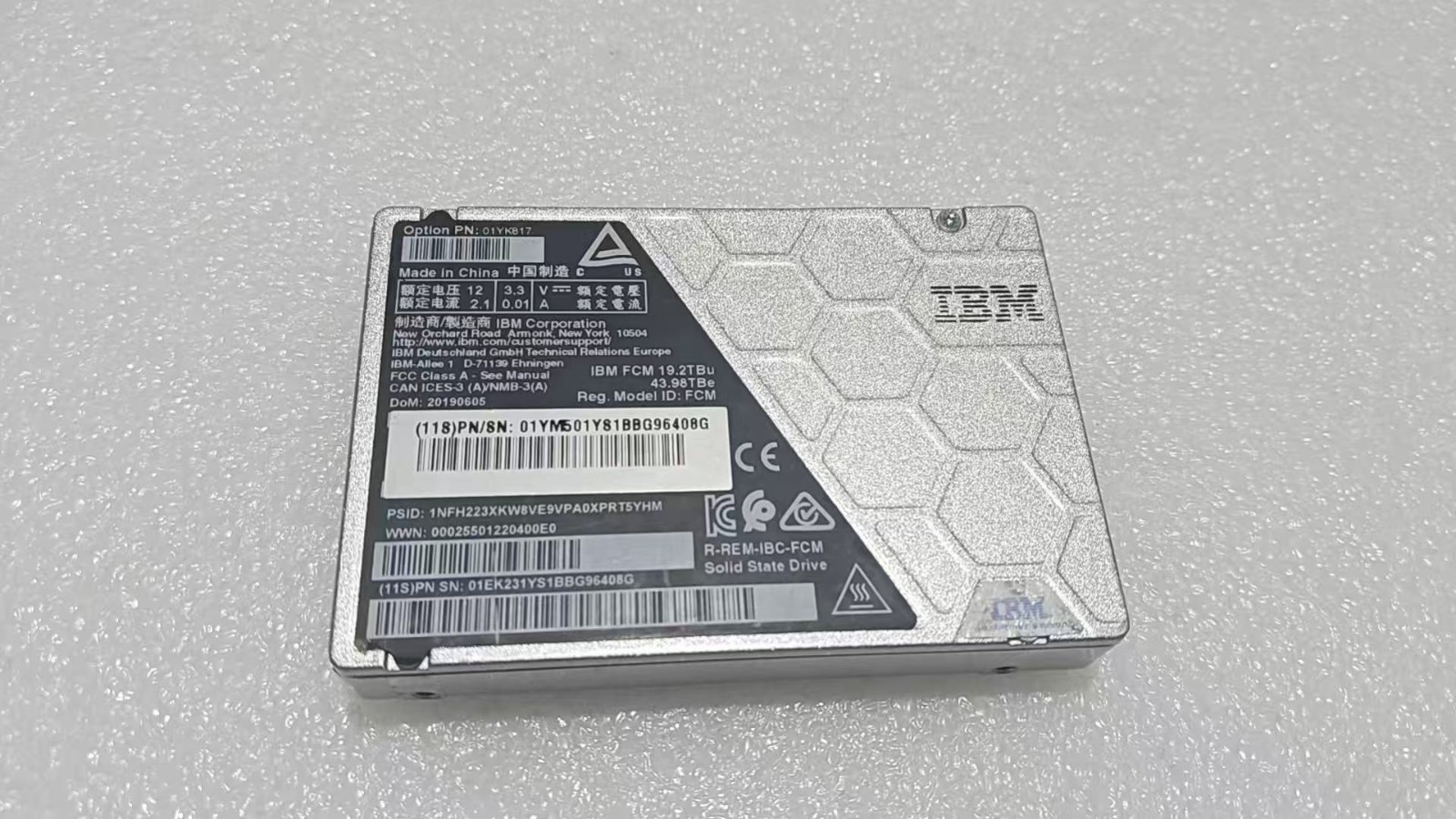 IBM 01YK817 01YM501 FCM 19.2TB SSD 2.5 inch Internal Hard Disk Drives
