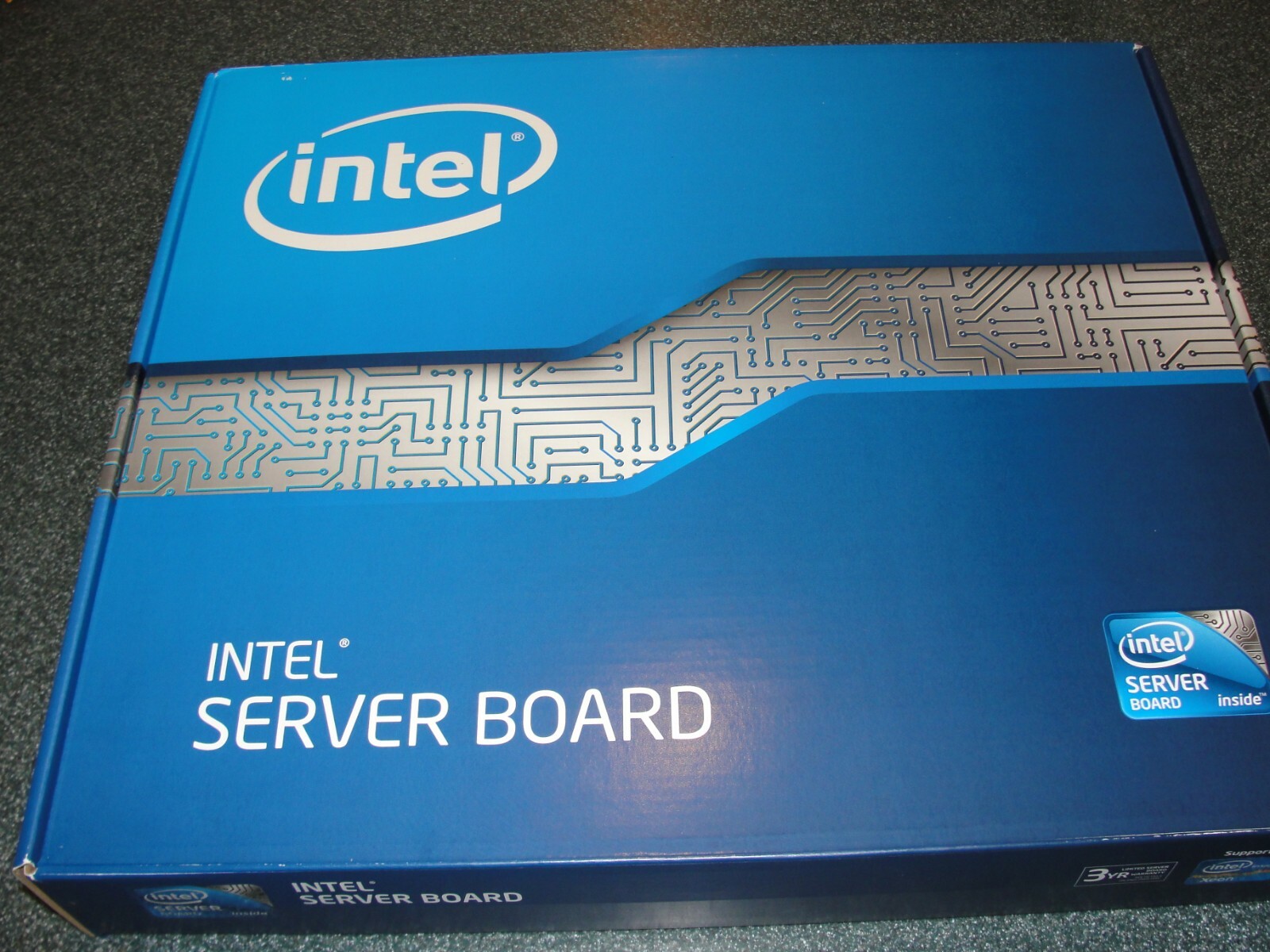 Intel DBS2400EP2 Server Board. 