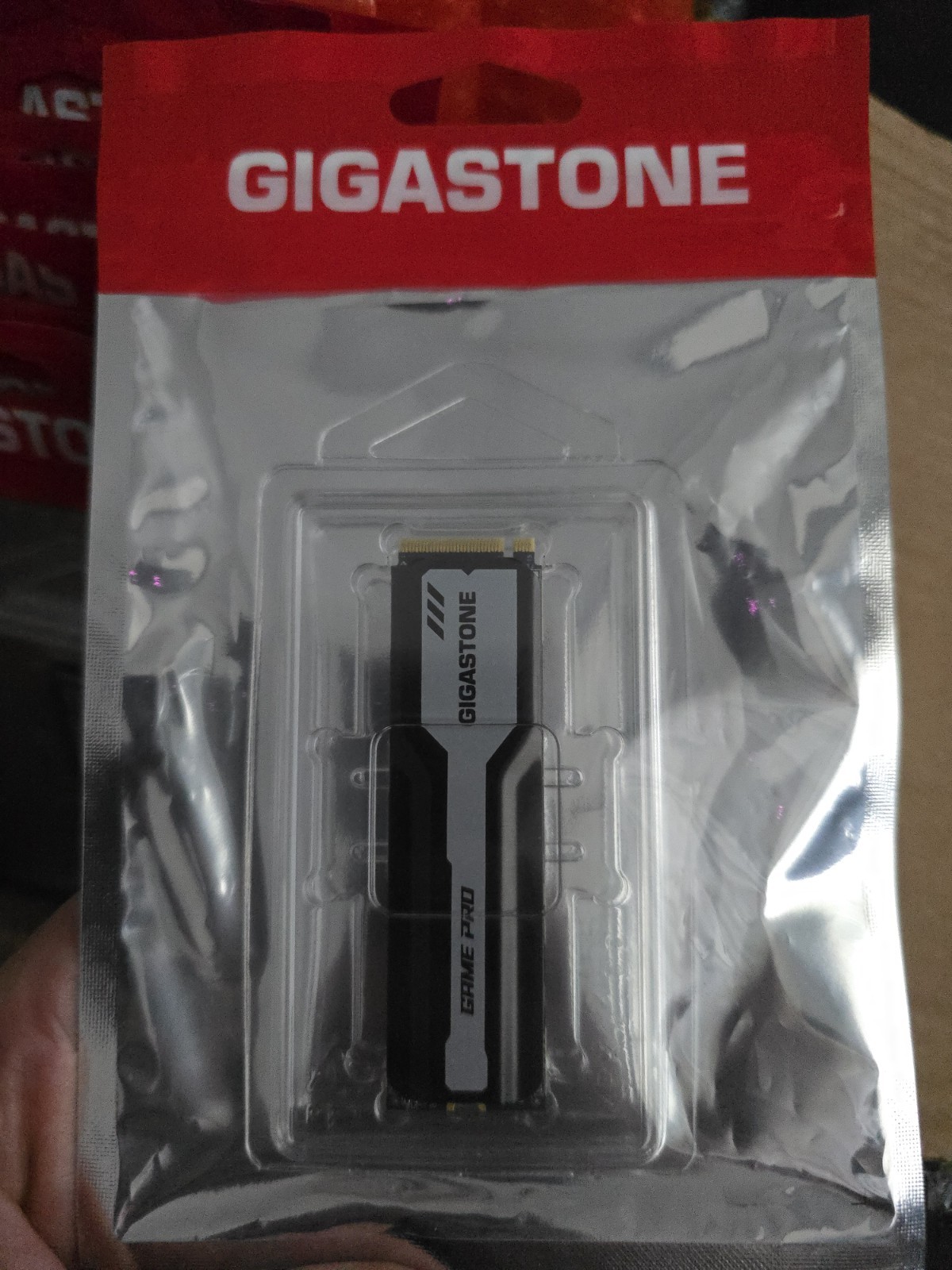 New 0hrs 4TB SSD Pro Gigastone- Taiwan  for PS5 or PC 5GB read-wrote 