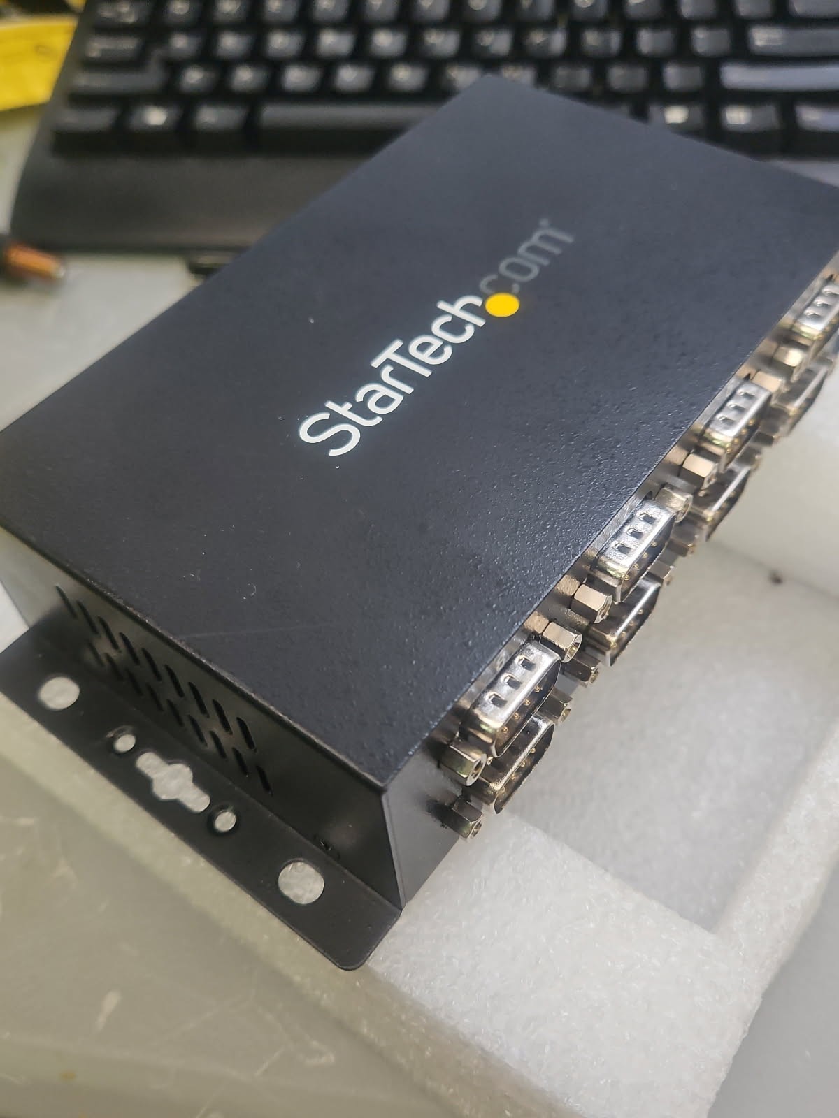 StarTech.com ICUSB2328I USB to Serial Adapter Hub - 8 Port -WALL MOUNT