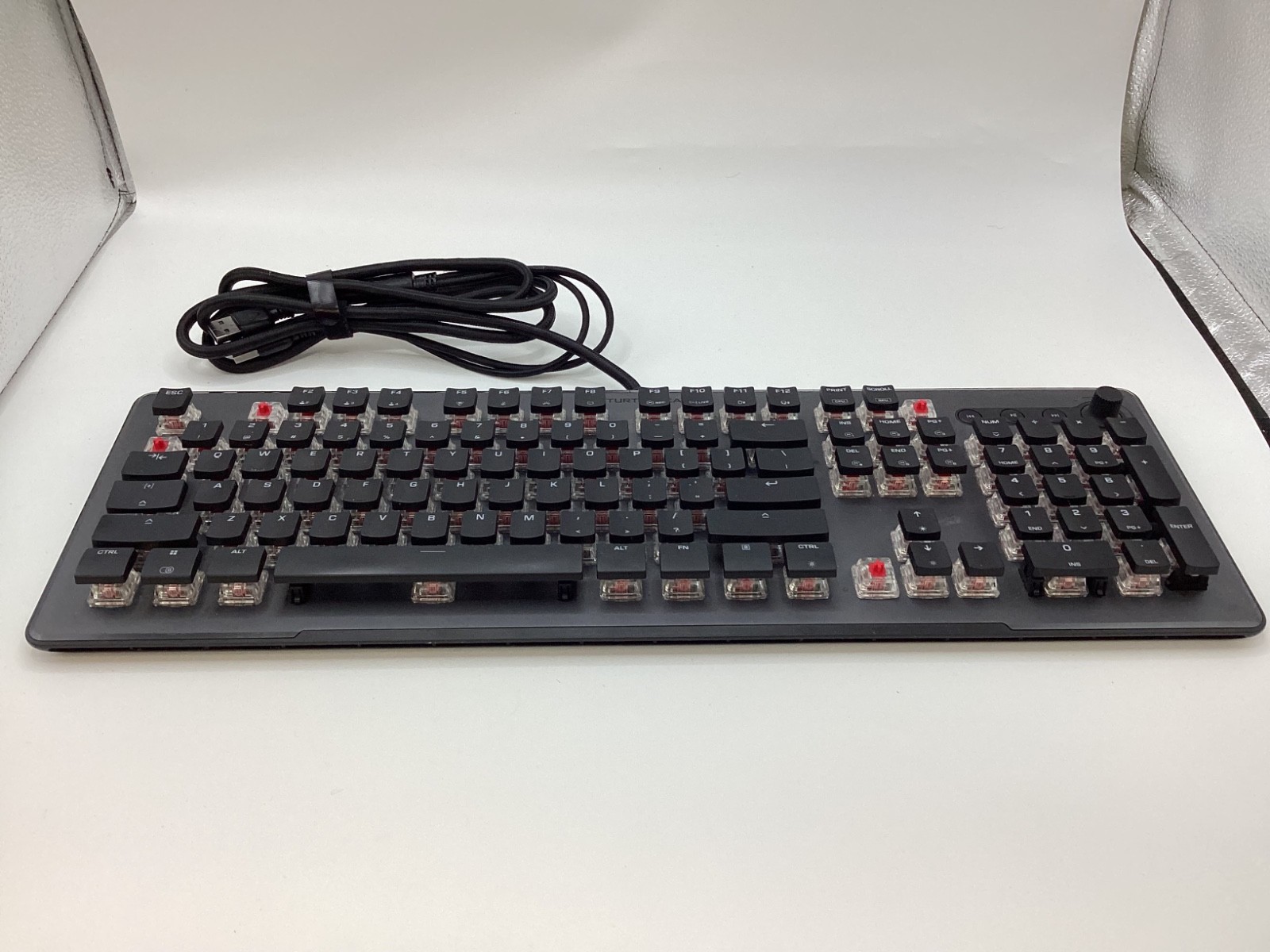 Turtle Beach Vulcan II Max Full-Size Keyboard READ