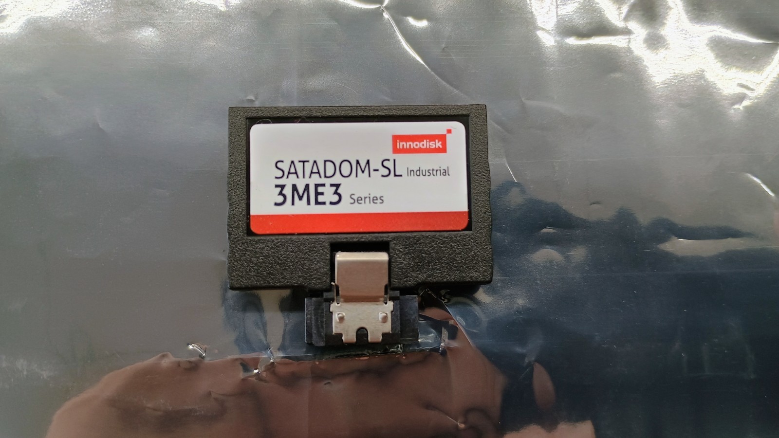 InnoDisk SATADOM-SL 32GB 6Gb/s SATA Industrial SSD P/N: DESSL-32GD09BC1SCF-B191