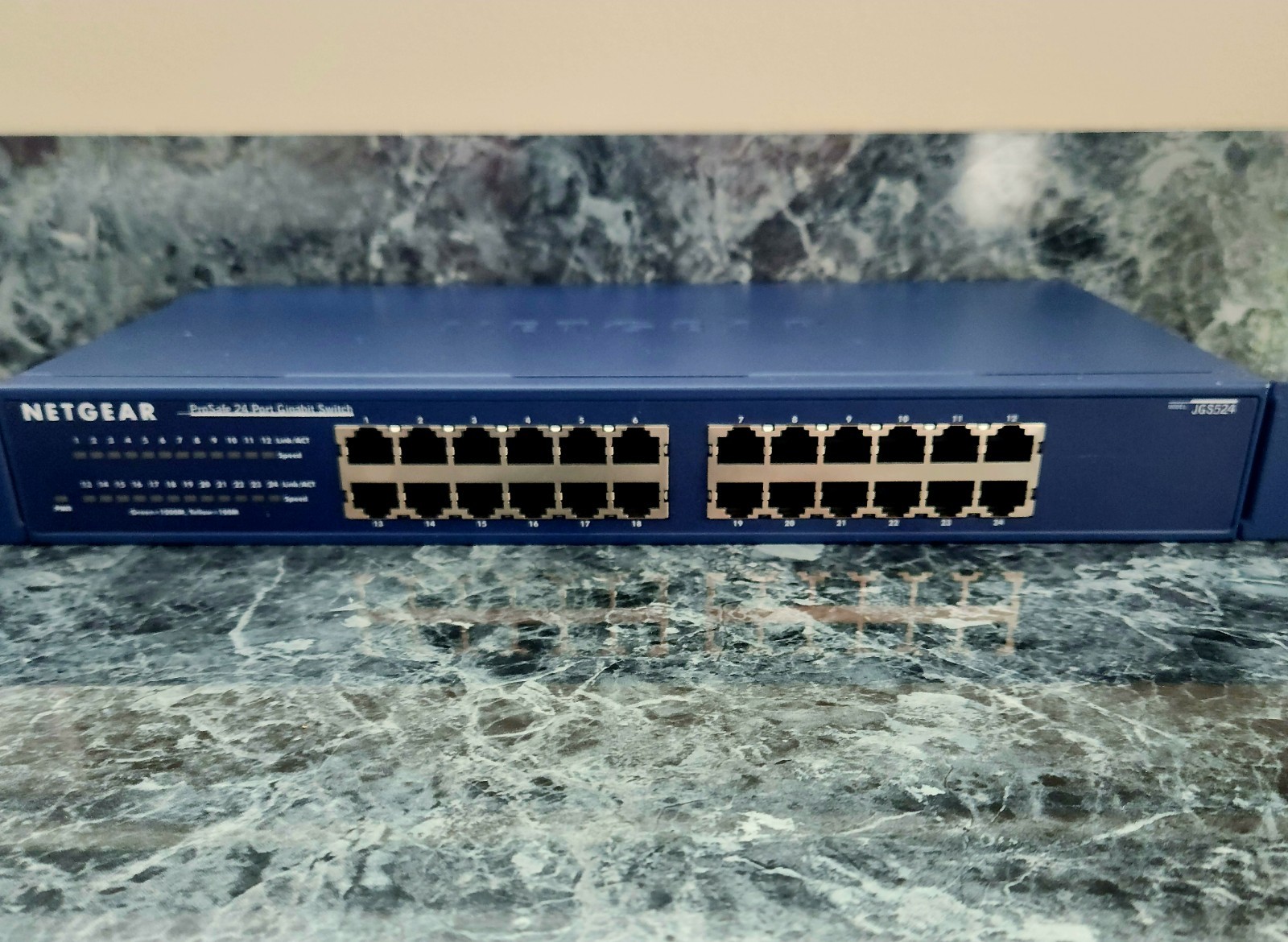 NETGEAR ProSafe Jgs524 24-port Gigabit Ethernet Switch JGS524NA