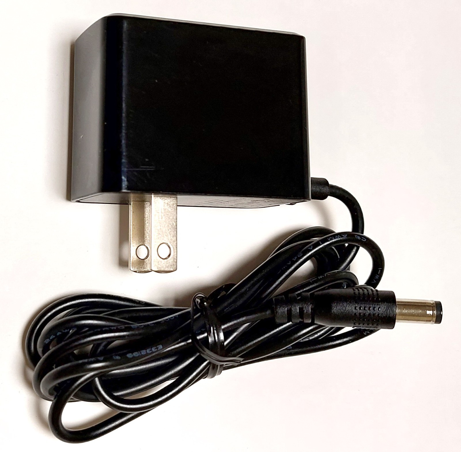 Lot of 80, 12V 1A GSCU1000S012V15G Power Adapter, Plug 5.5/2.1 10mm