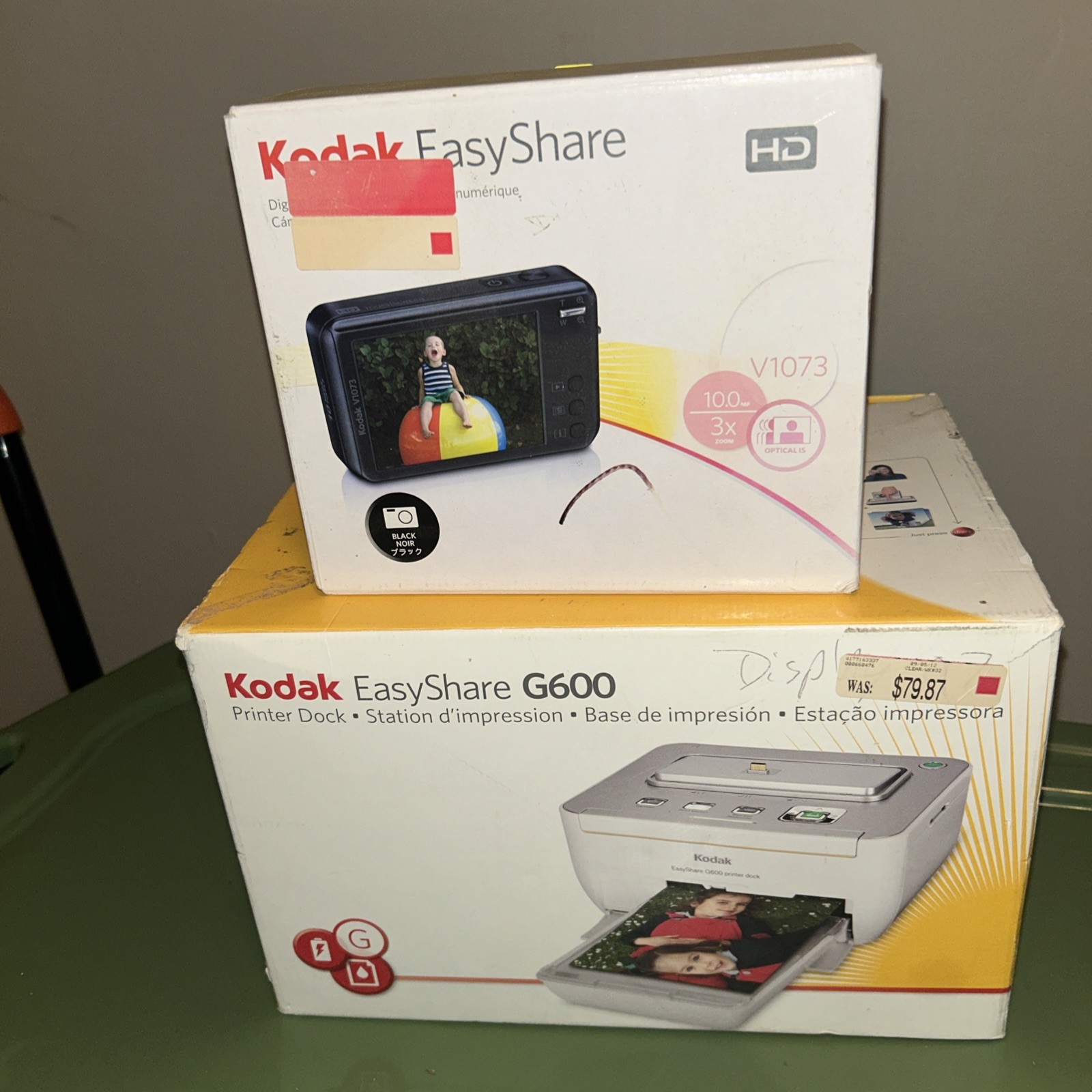 Kodak EasyShare Bundle EasyShare V1073, EasyShare G600 Dock. Works New