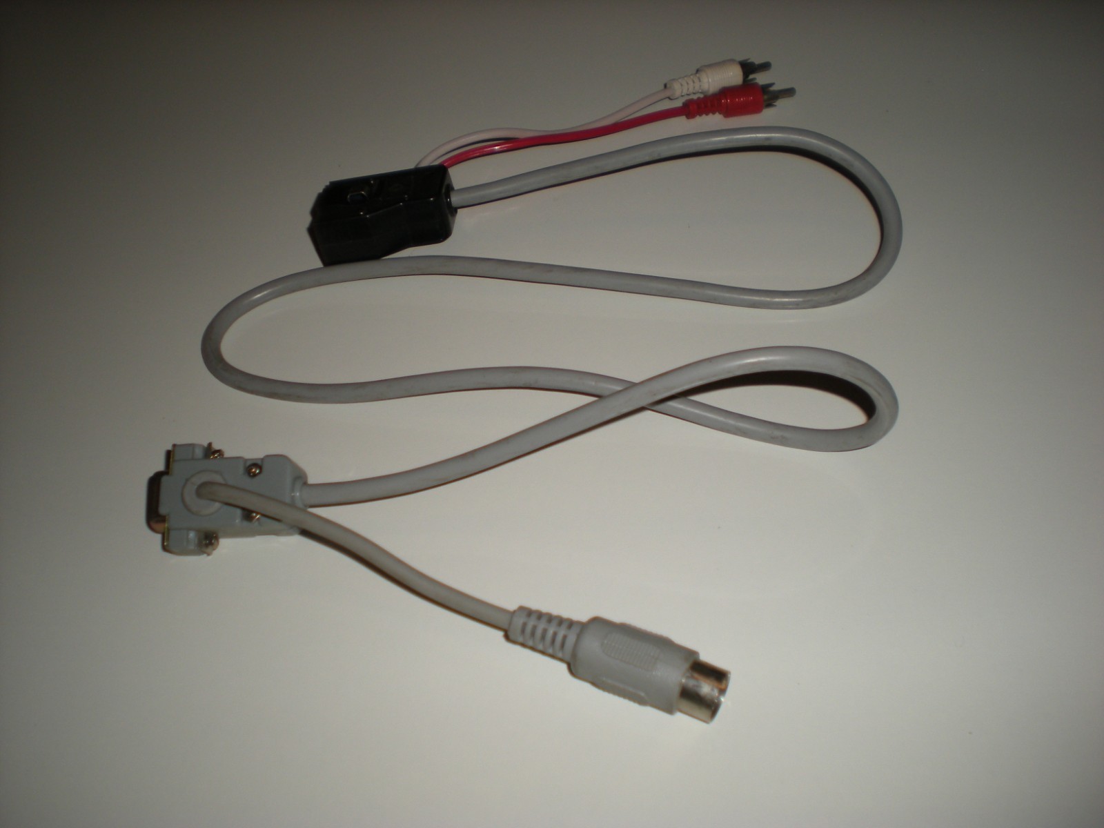 Rare Commodore 64 & 128 video cable for certain Sears, Panasonic & Amdek monitor