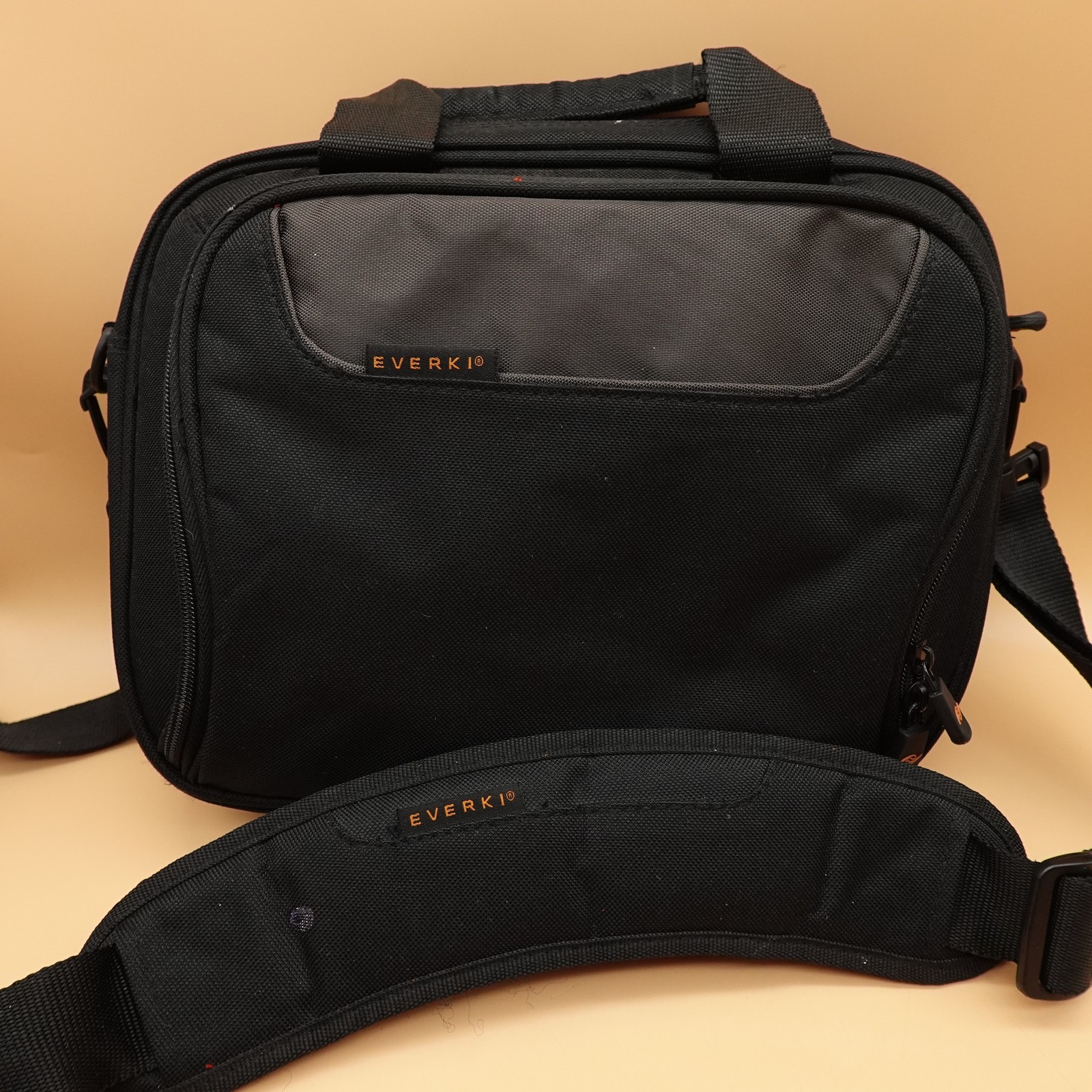 Everki Advance Tablet Bag Mens Shoulder Case Black EK8407NCH10 Messenger Work