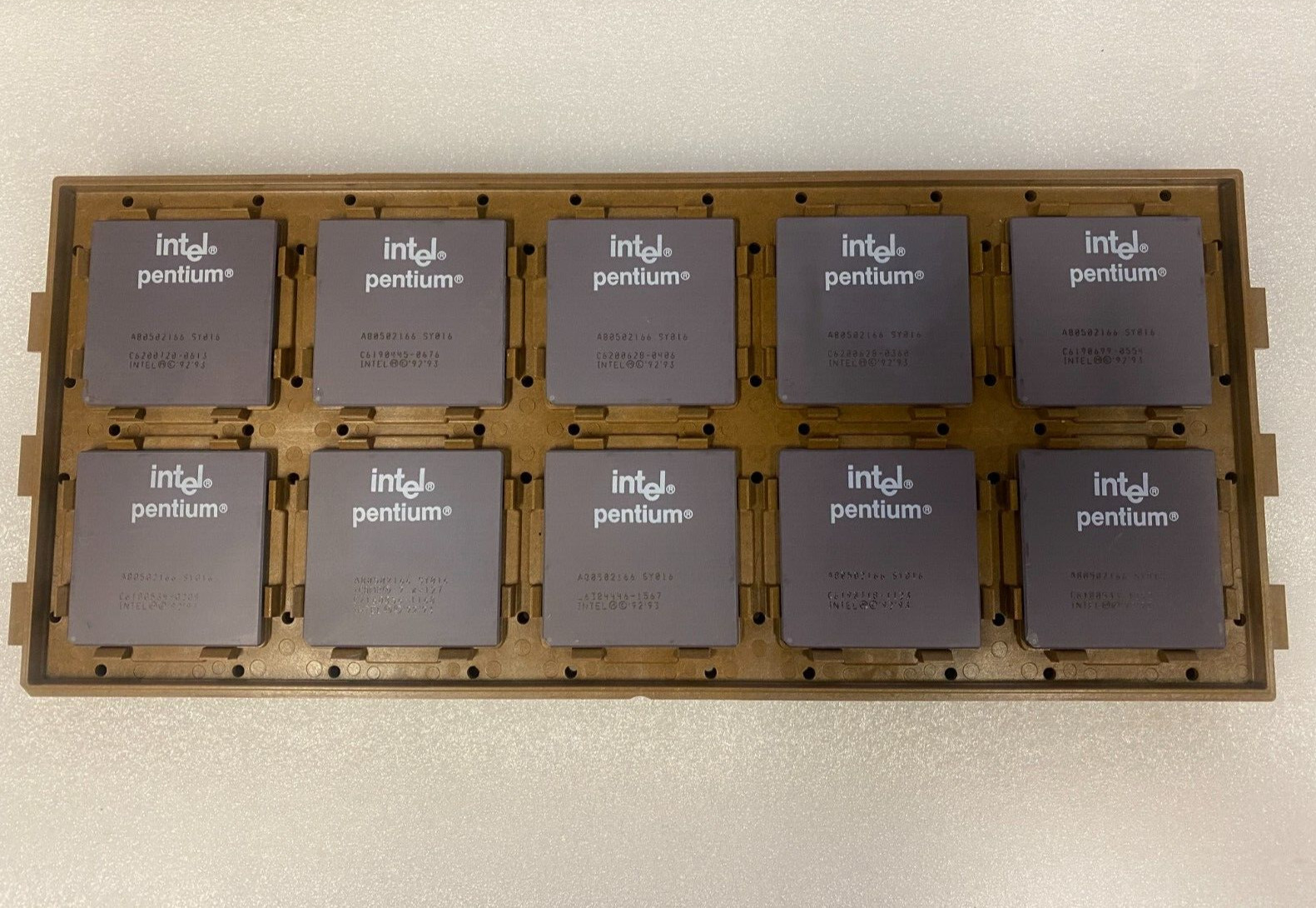 Vintage NEW Intel Pentium 166 Ceramic Gold Pin CPU A80502166 SY016 SY017 SY055
