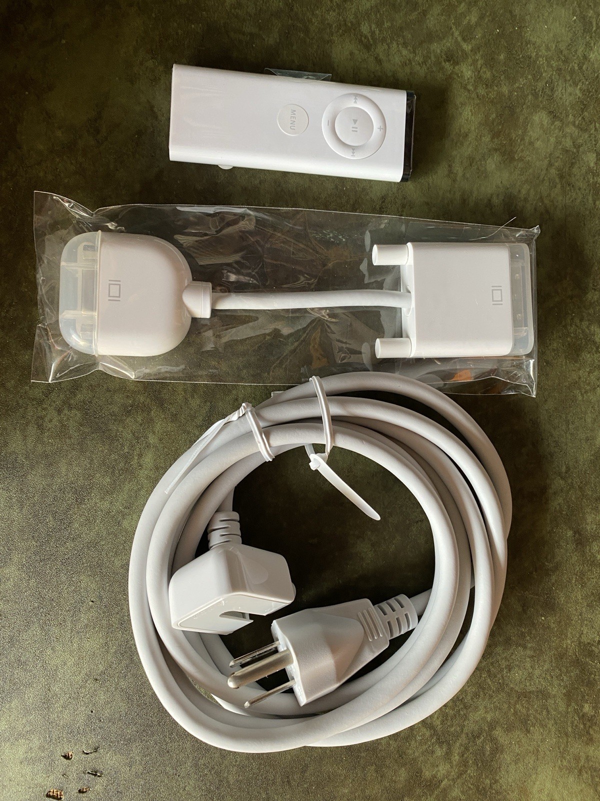 Apple Macbook Pro Parts Cords Remote?
