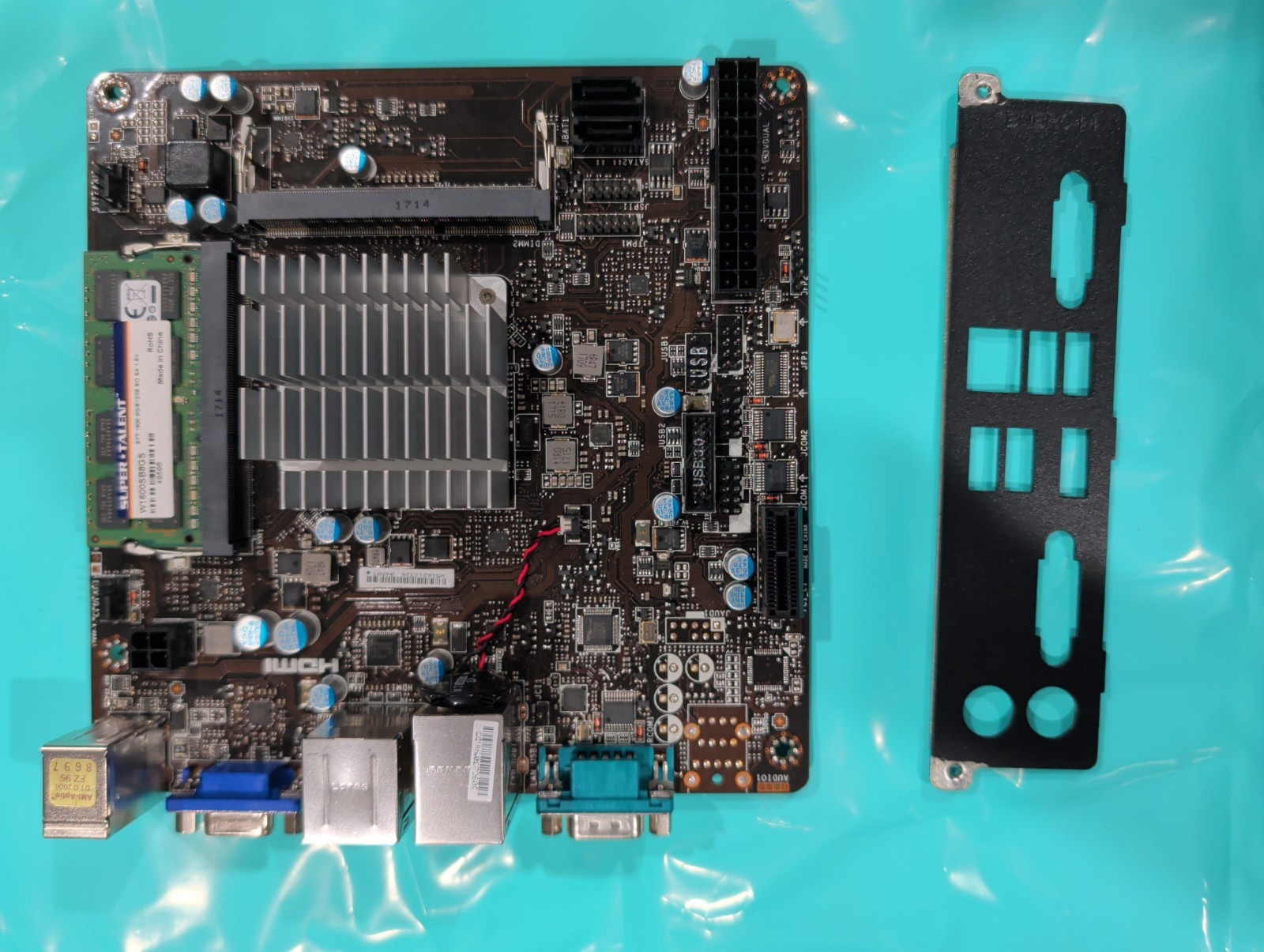 MSI N3150I ECO-S01 Mini-ITX Celeron N3150 + 8GB RAM Barracuda