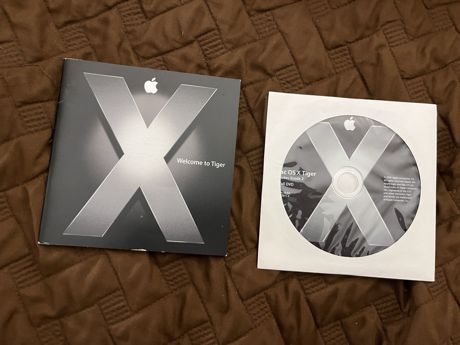 Apple Mac OS X 10.4.6 - Disc And Manual