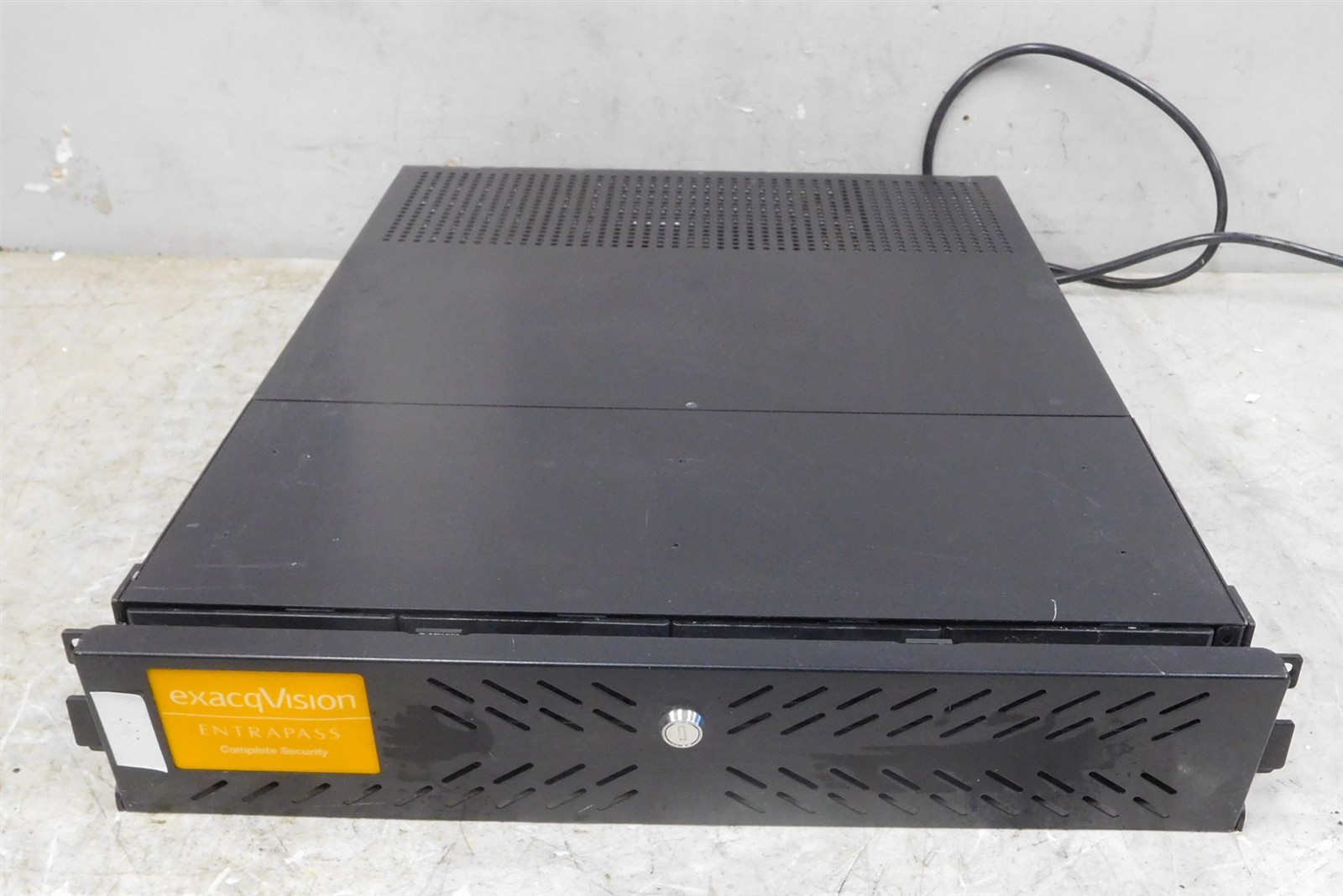 Tyco Exacq Vision Entrapass IP08-16T-2Z-2 Rackmount Video Server (No drives) S16