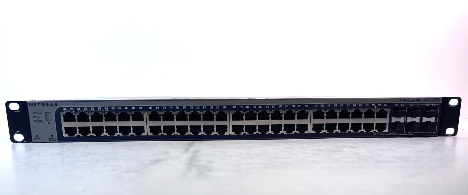 NETGEAR ProSAFE GS752TS 48-port Gigabit Stackable Smart Managed Switch