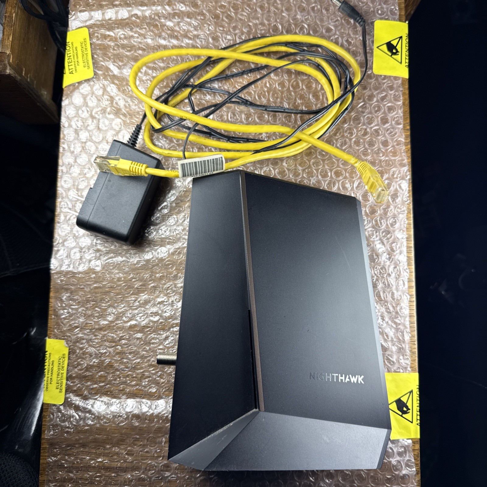 NETGEAR Nighthawk CM2000 DOCSIS 3.1 Multi-Gig Cable Modem 2.5Gbps Black